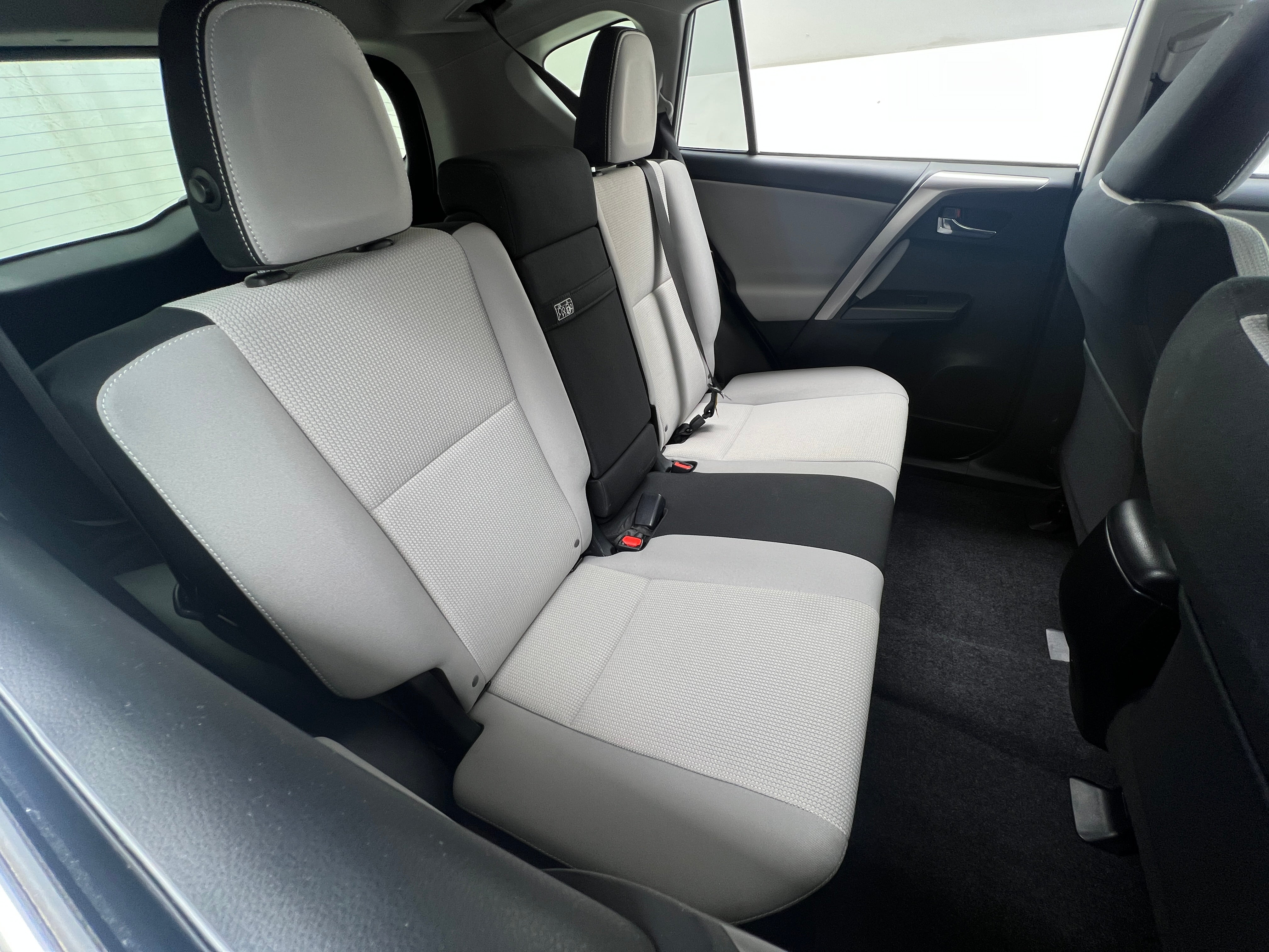 2017 Toyota RAV4 XLE 6