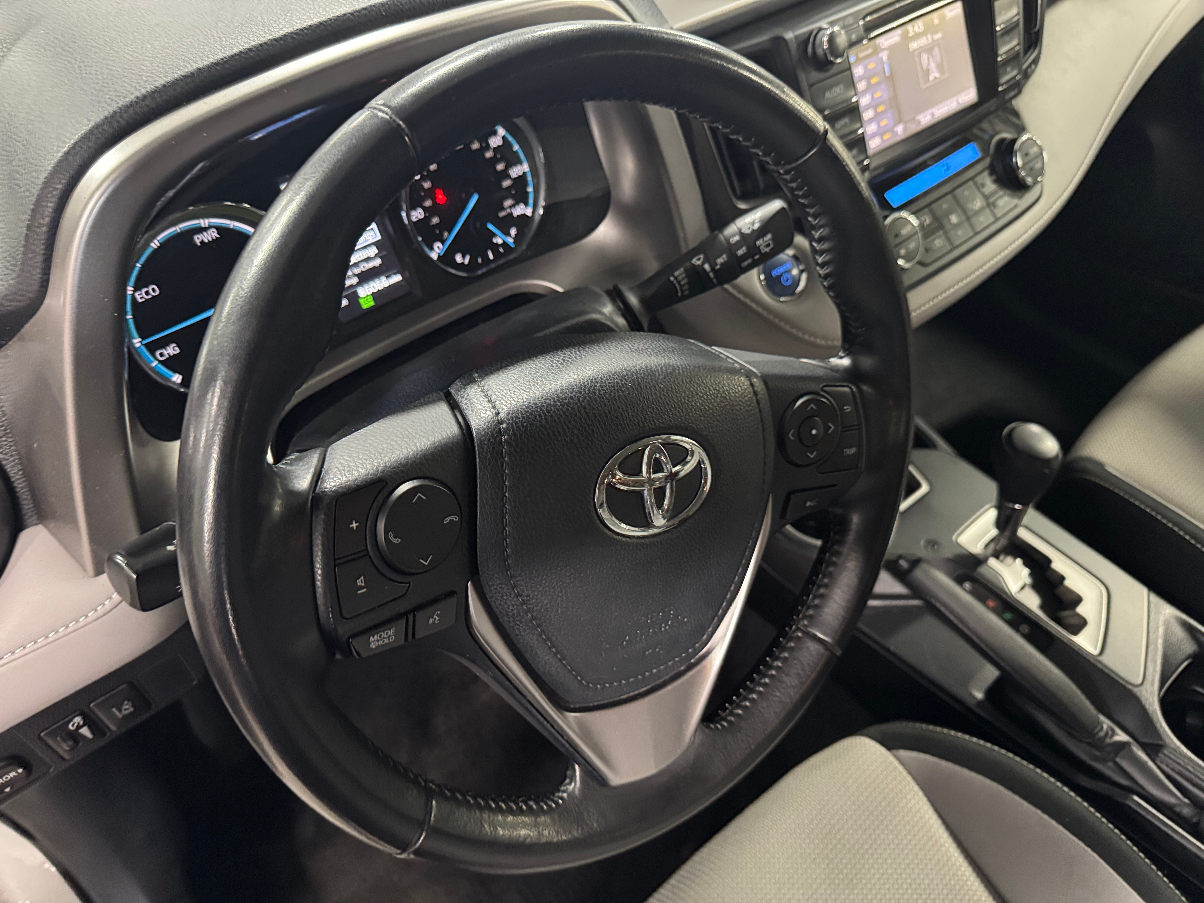 2017 Toyota RAV4 XLE 5