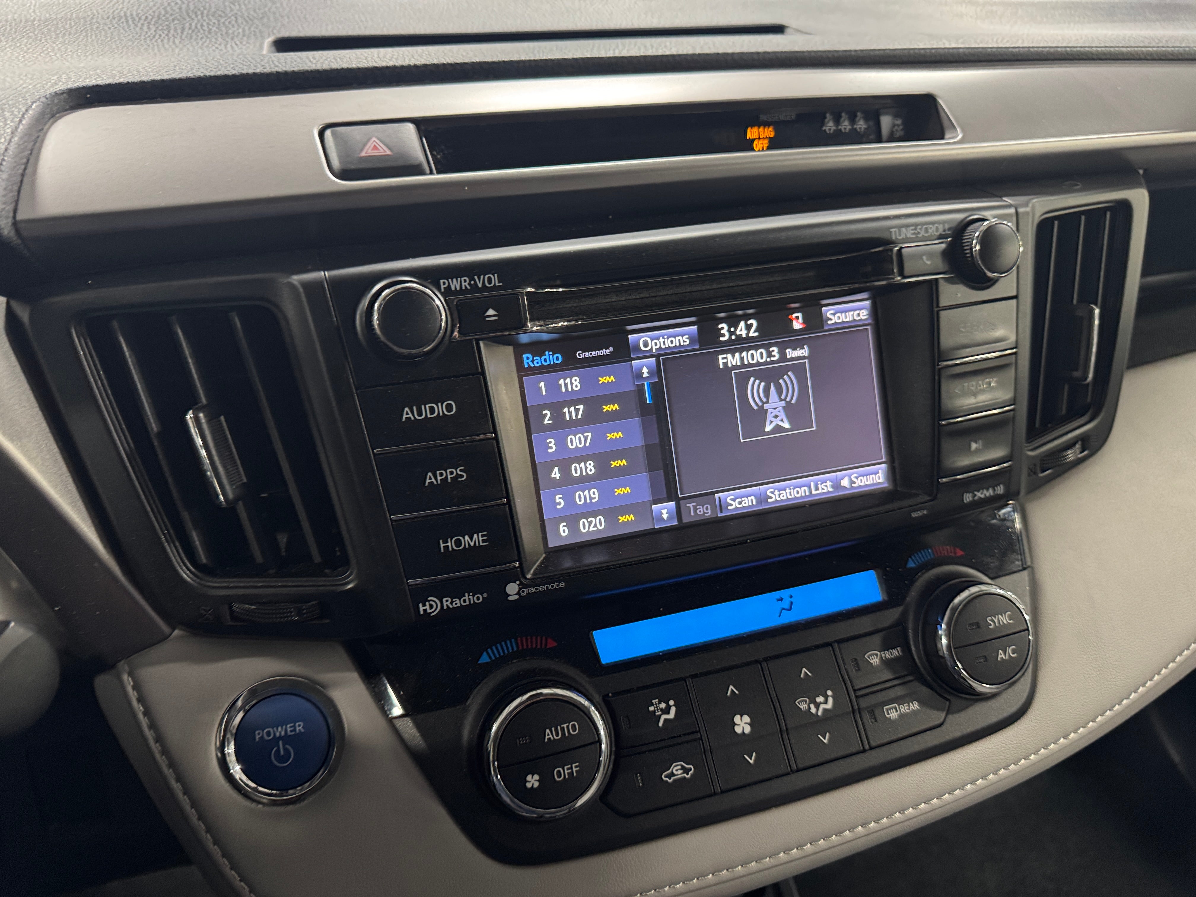 2017 Toyota RAV4 XLE 4