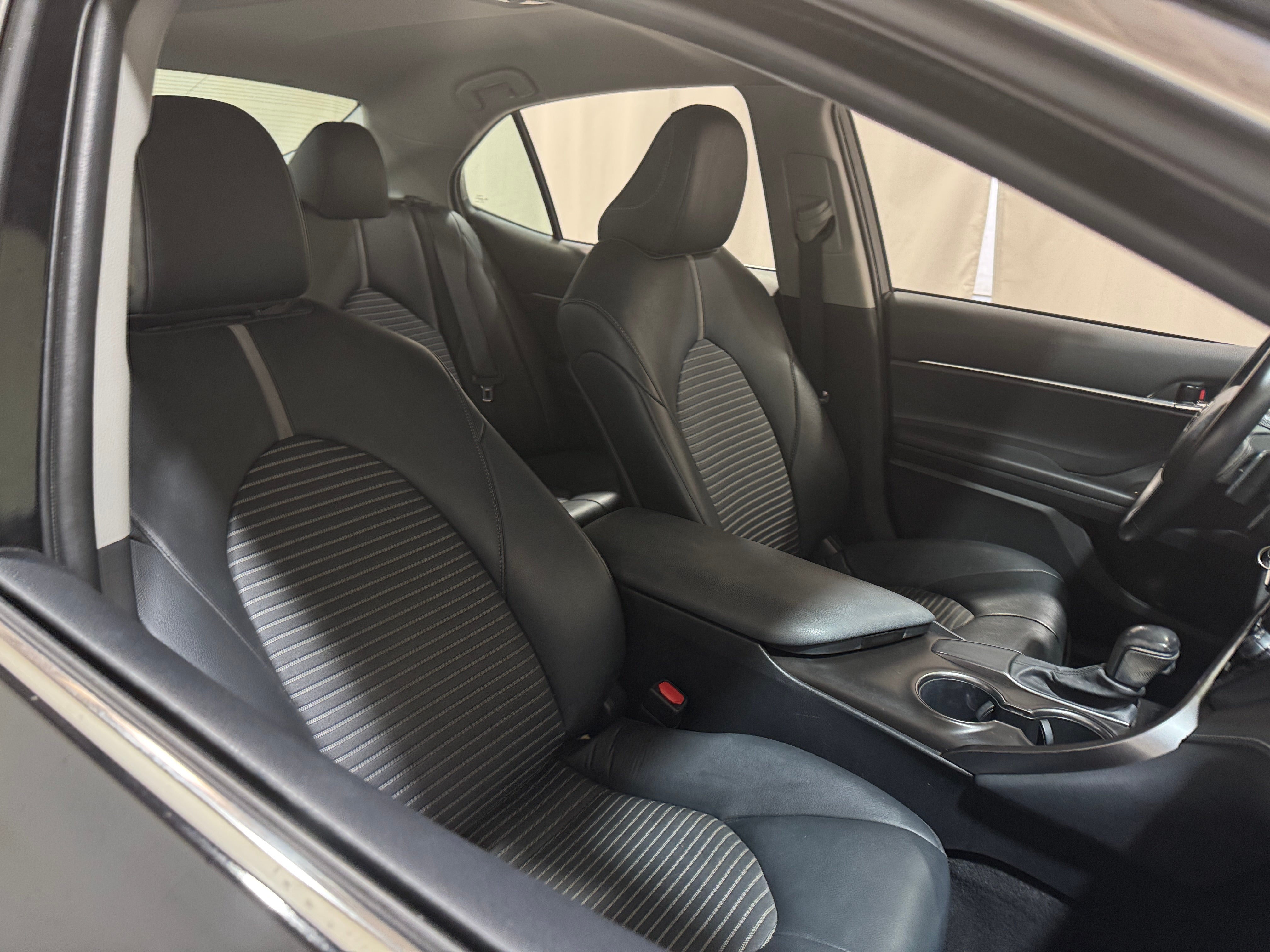 2021 Toyota Camry SE 2