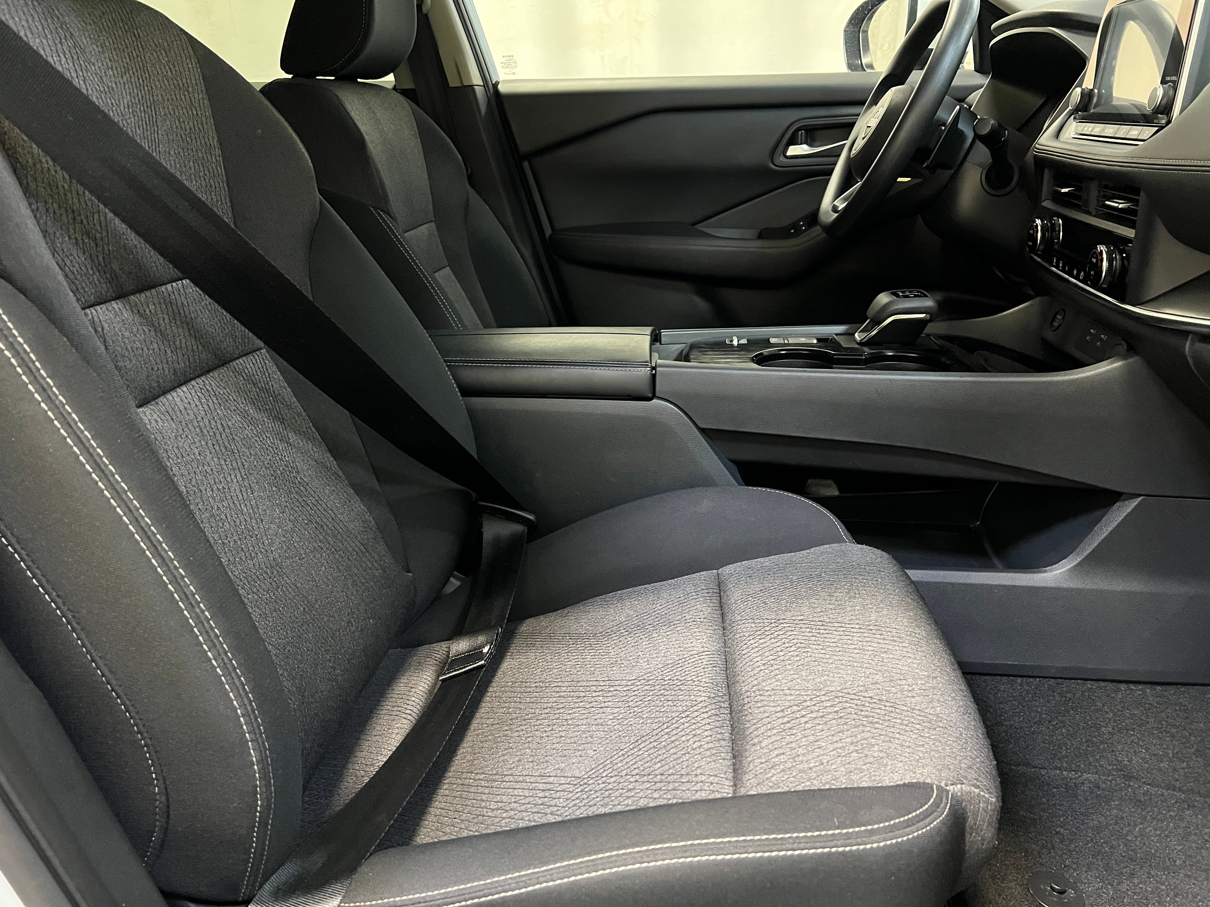 2024 Nissan Rogue SV 2