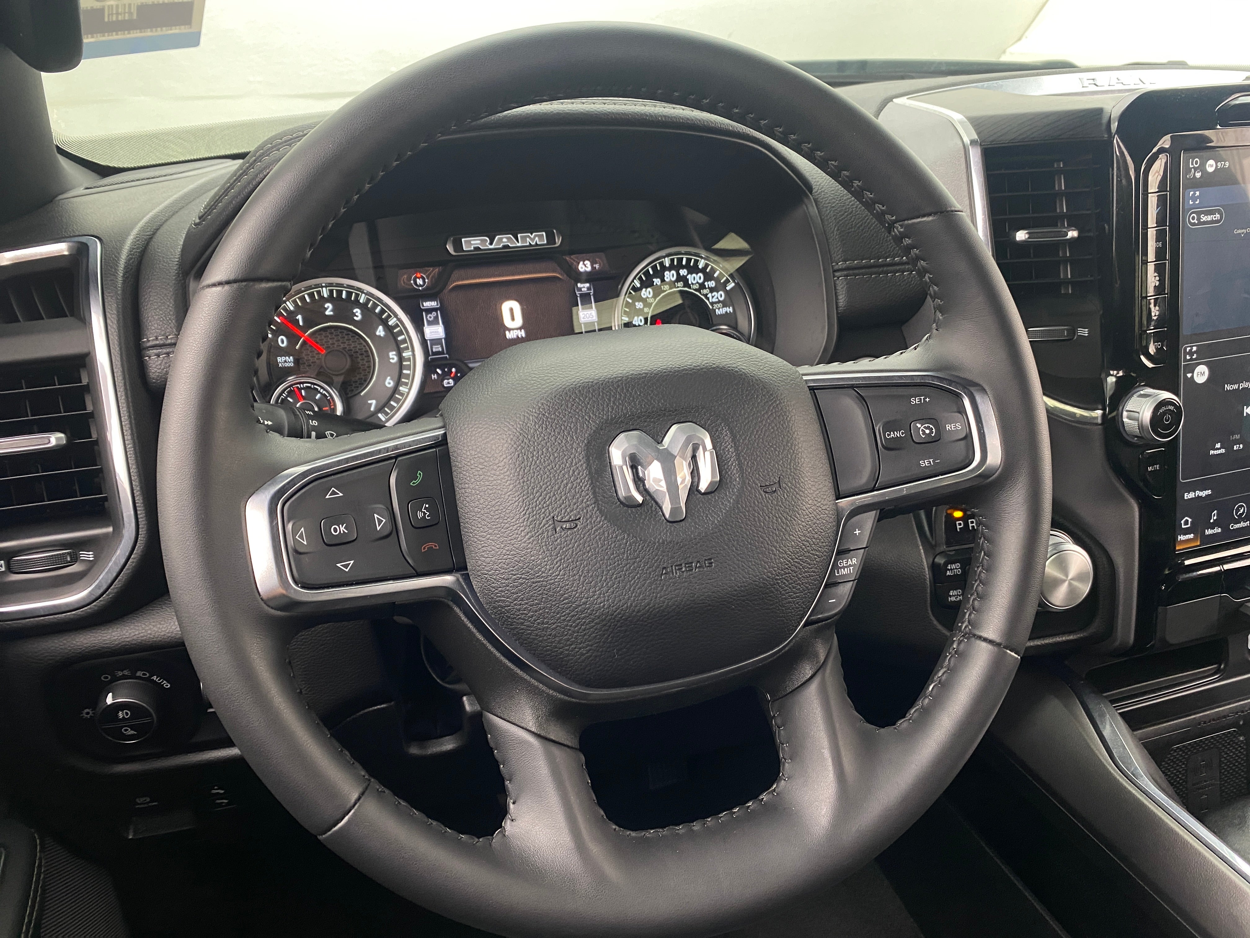 2024 RAM 1500 Laramie 4