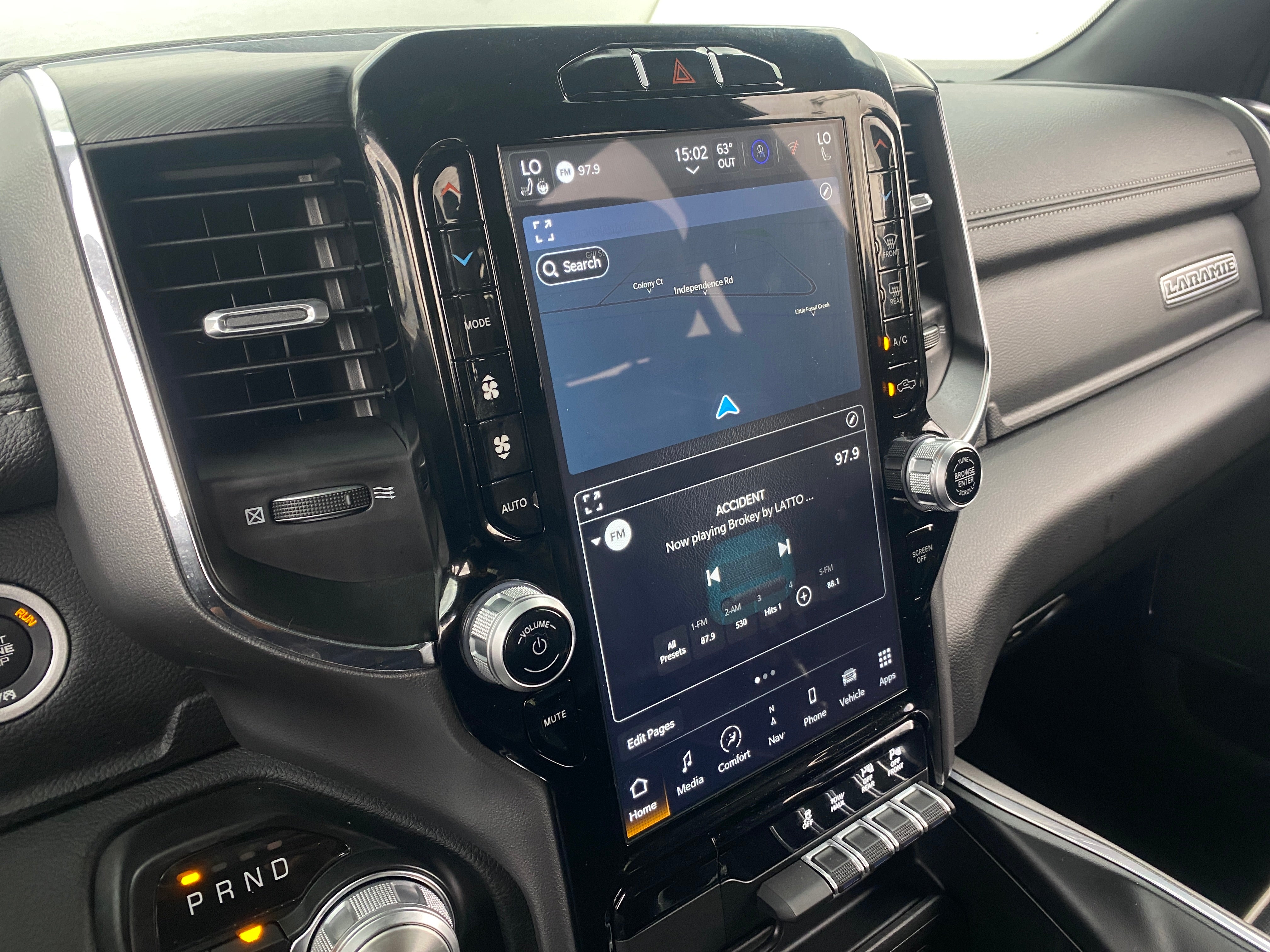 2024 RAM 1500 Laramie 3