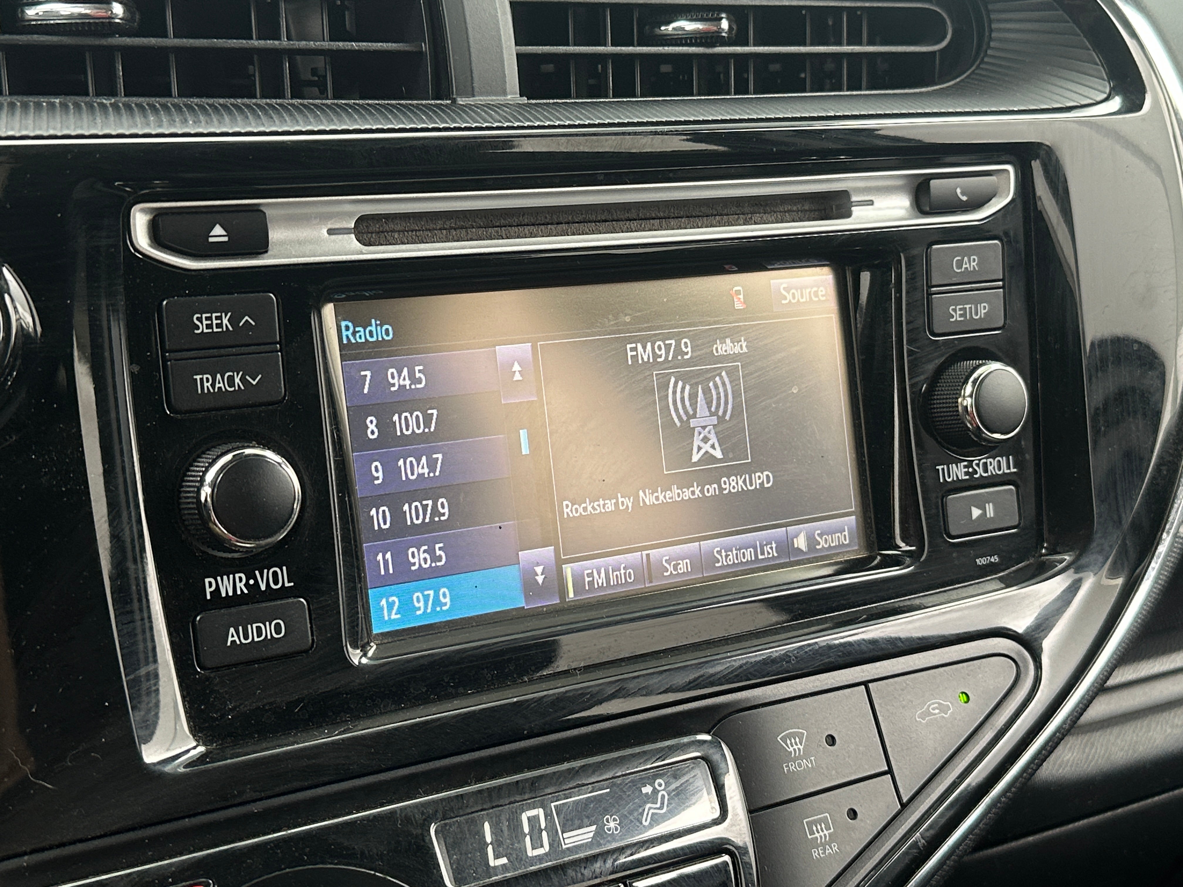 2018 Toyota Prius c Two 4