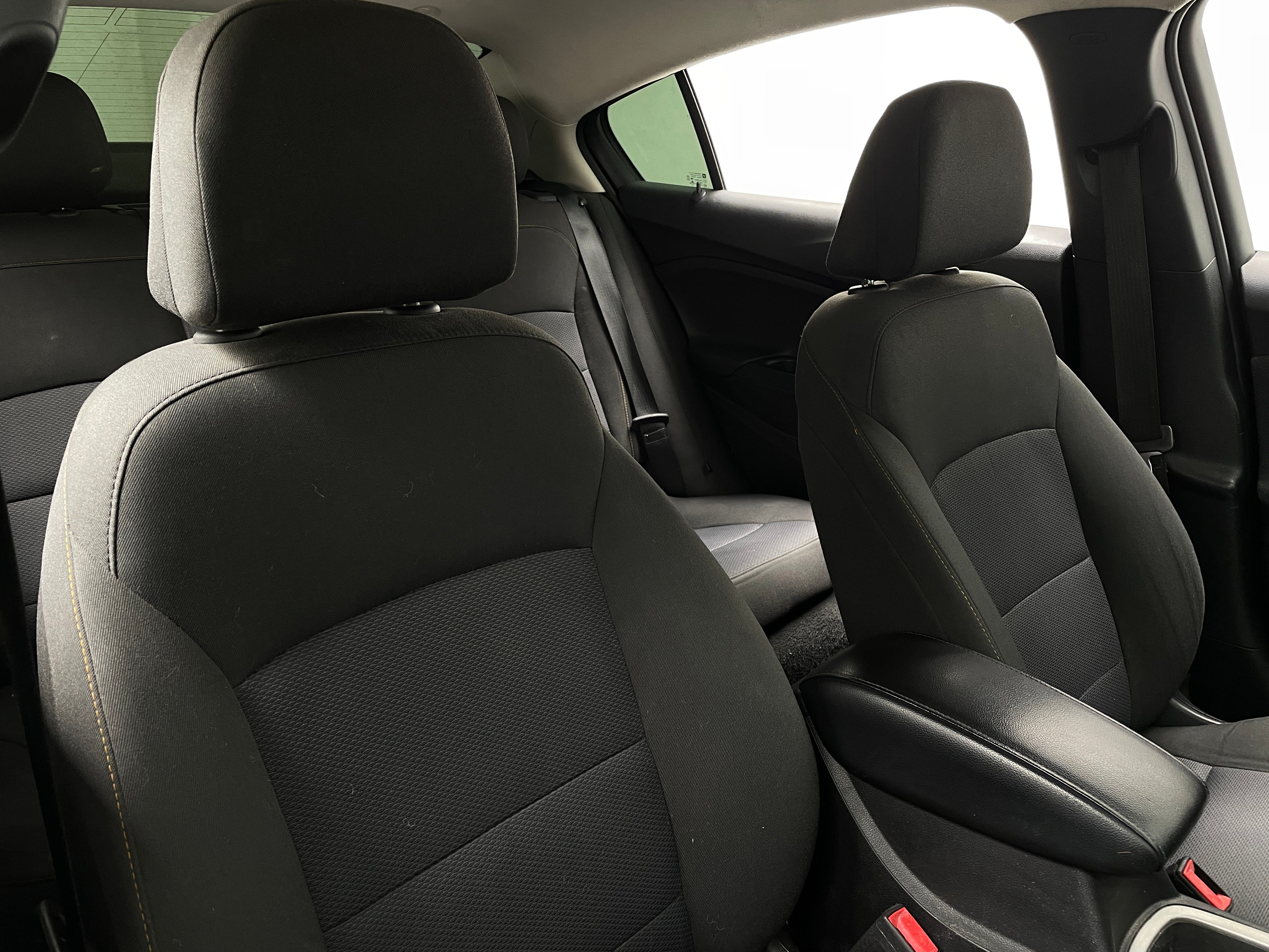 2018 Chevrolet Cruze LS 2