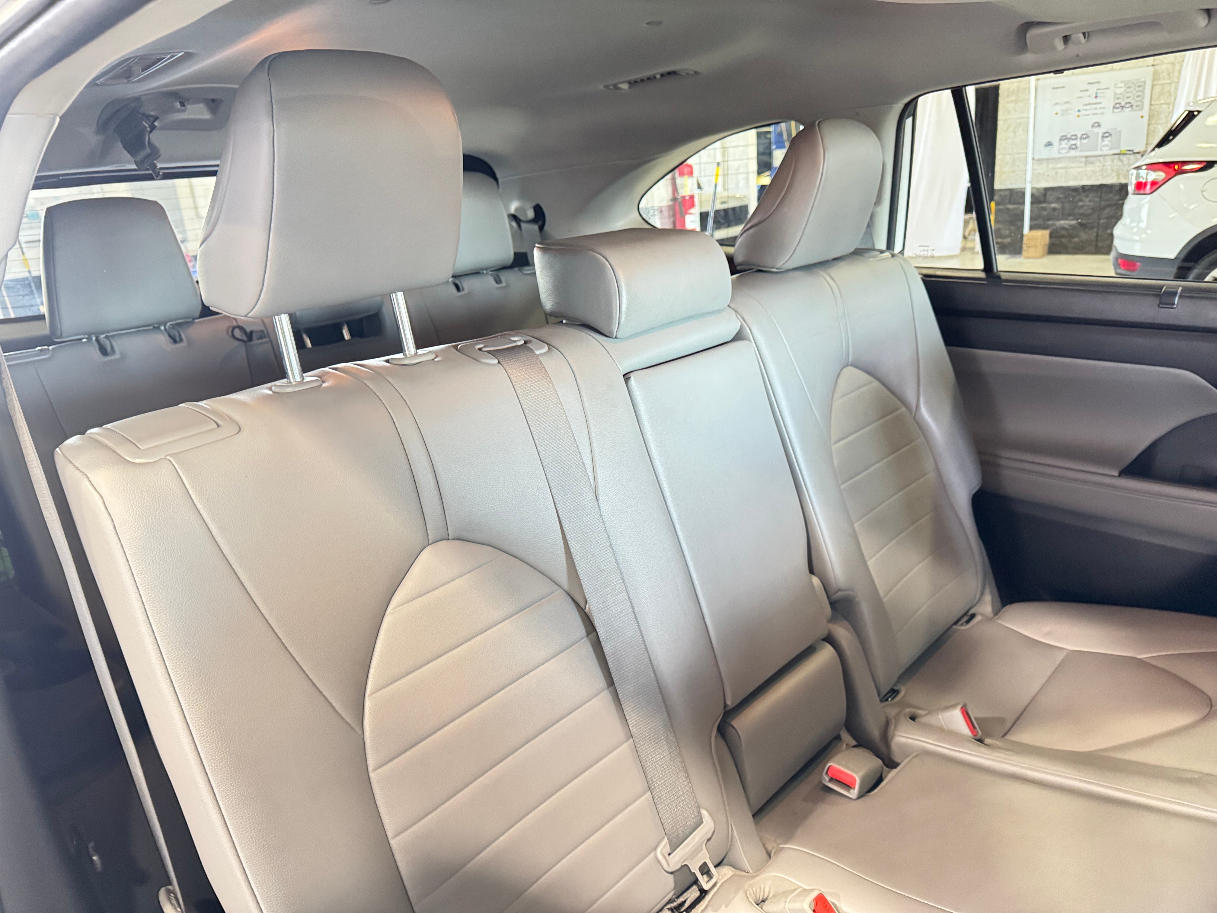 2022 Toyota Highlander XLE 5