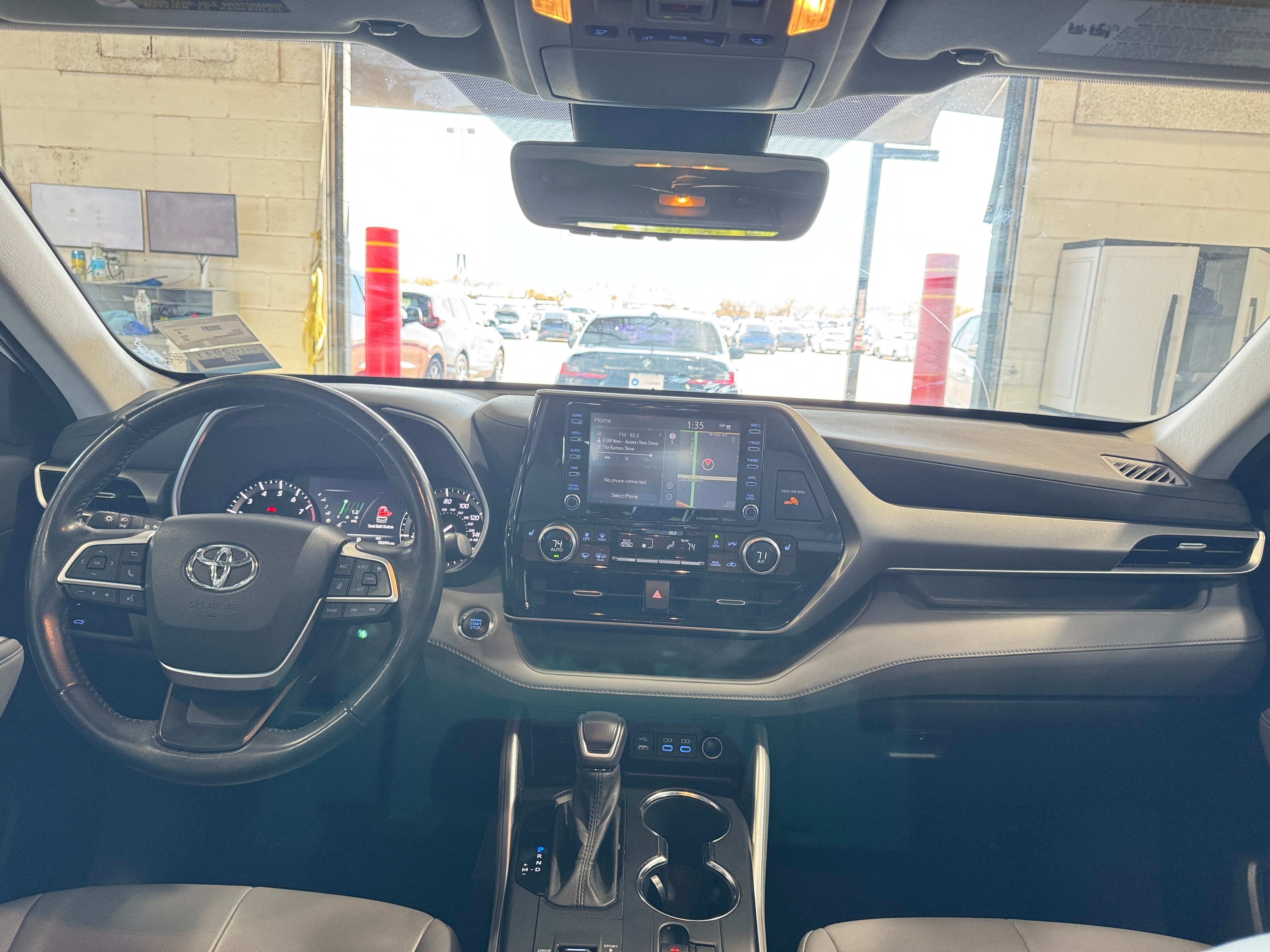 2022 Toyota Highlander XLE 2