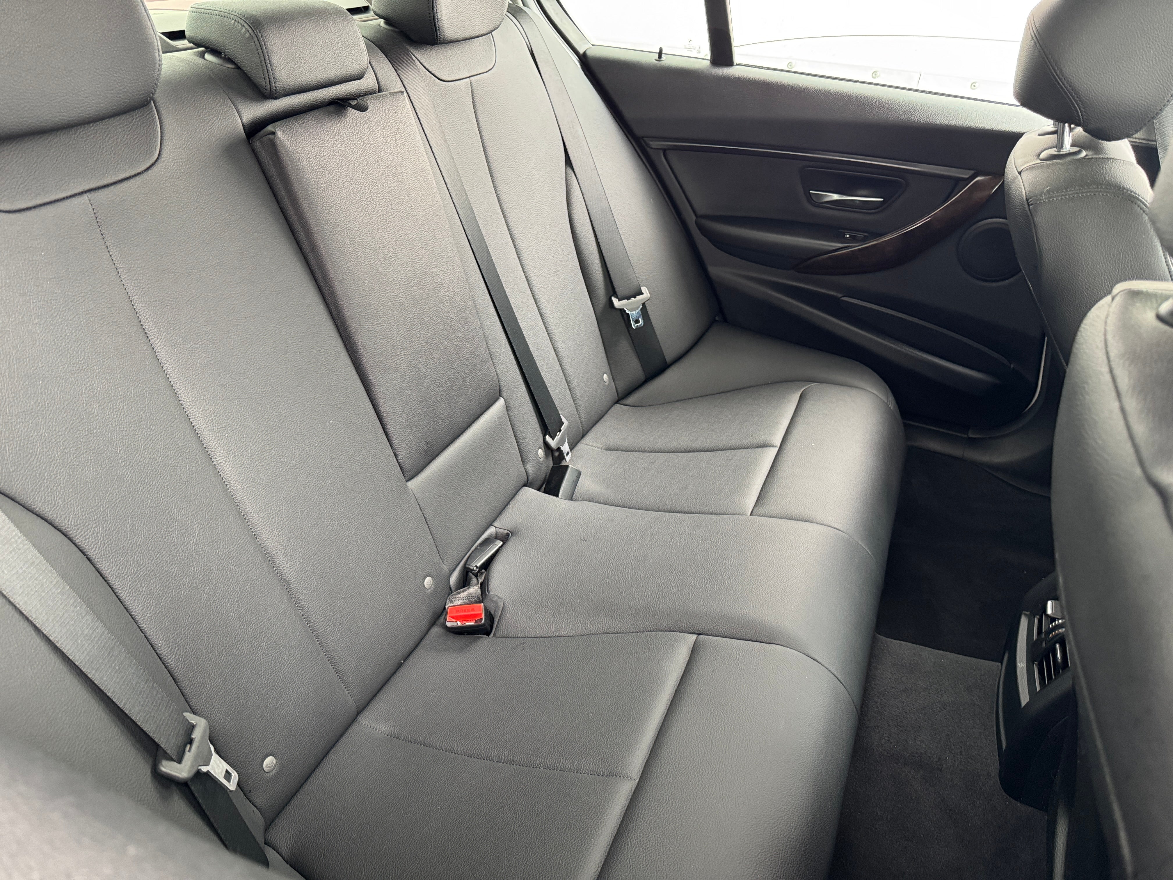 2015 BMW 3 Series 320i 5