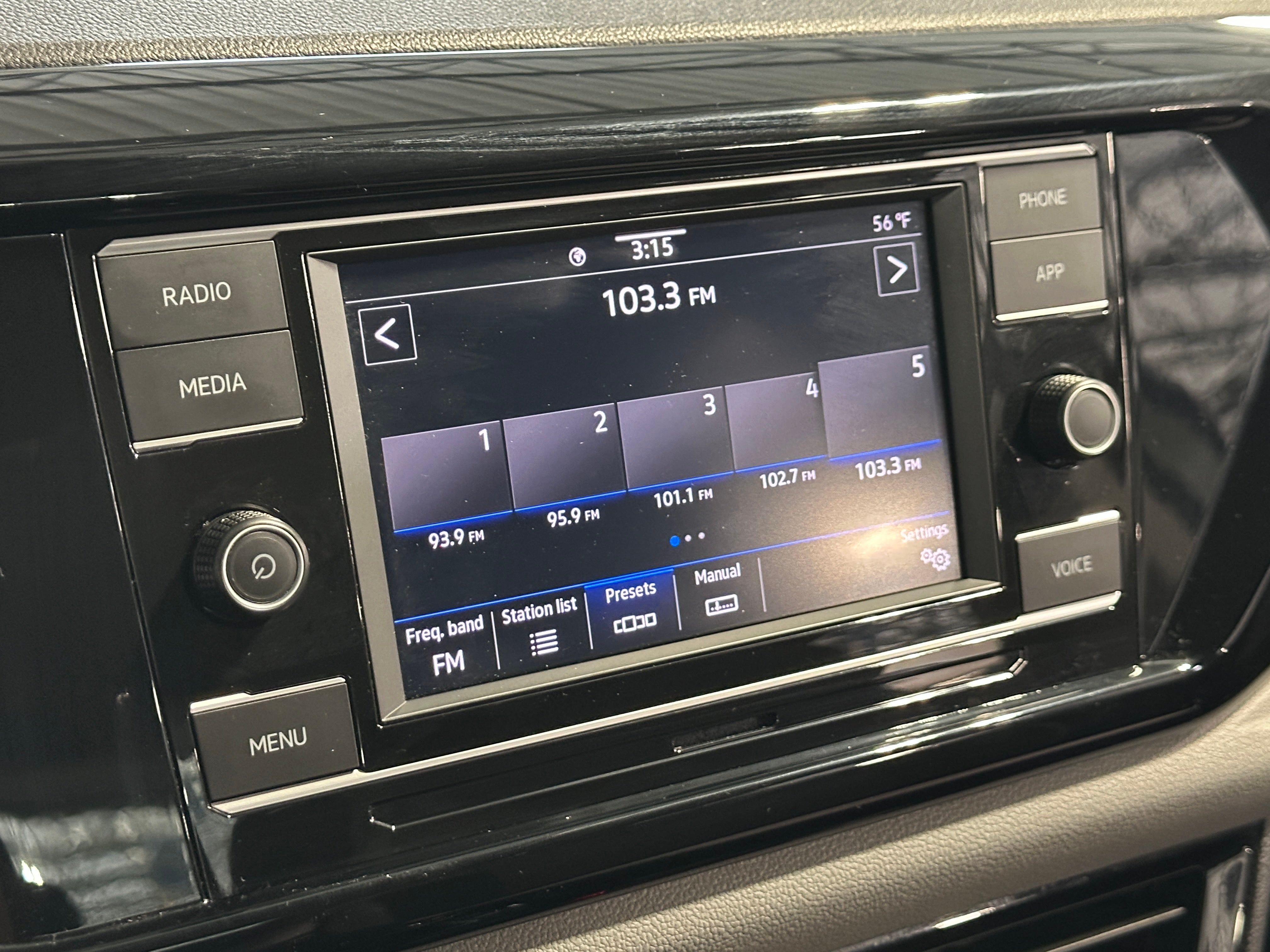 2024 Volkswagen Taos S 4