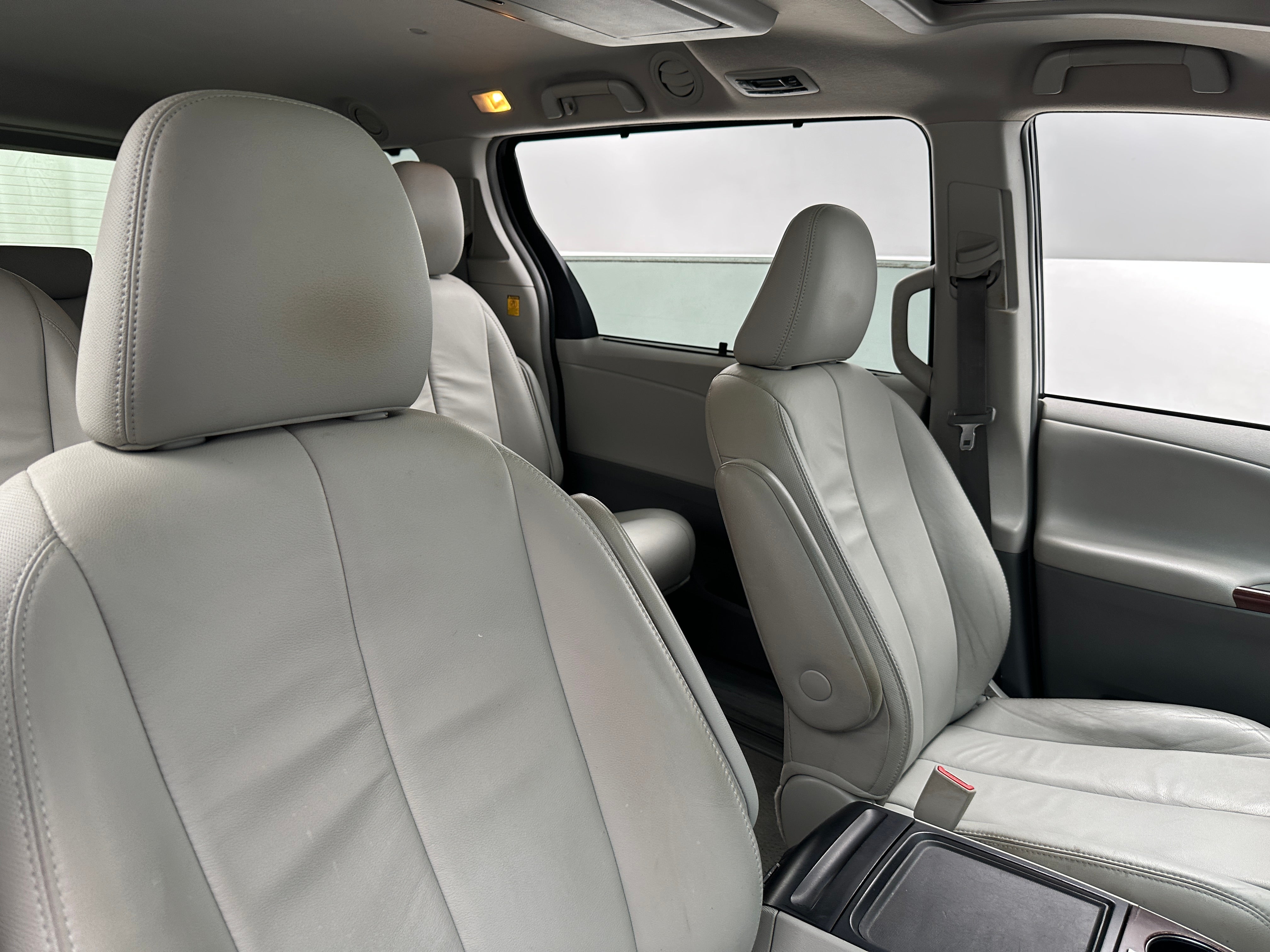 2012 Toyota Sienna XLE 2