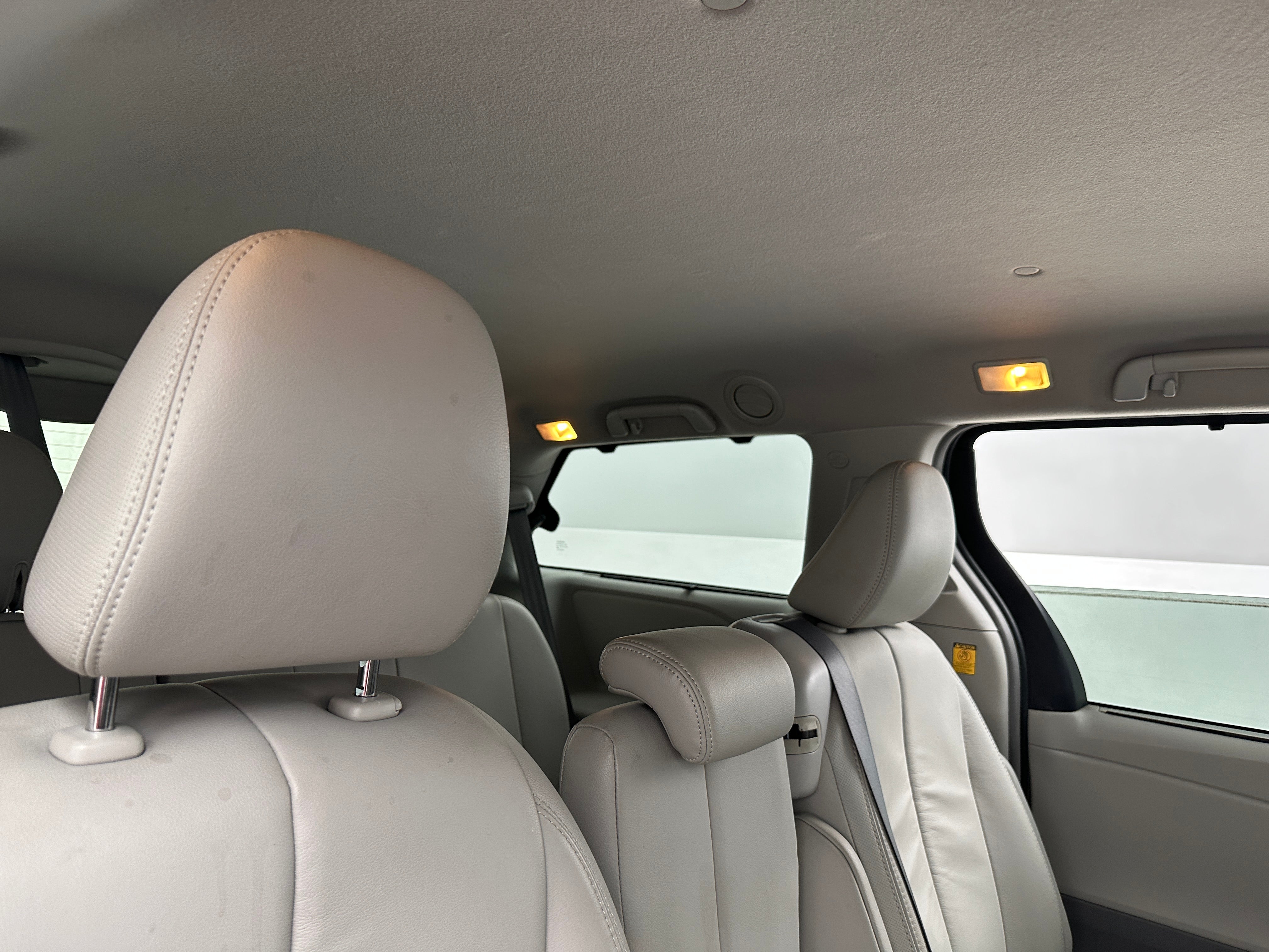 2012 Toyota Sienna XLE 6