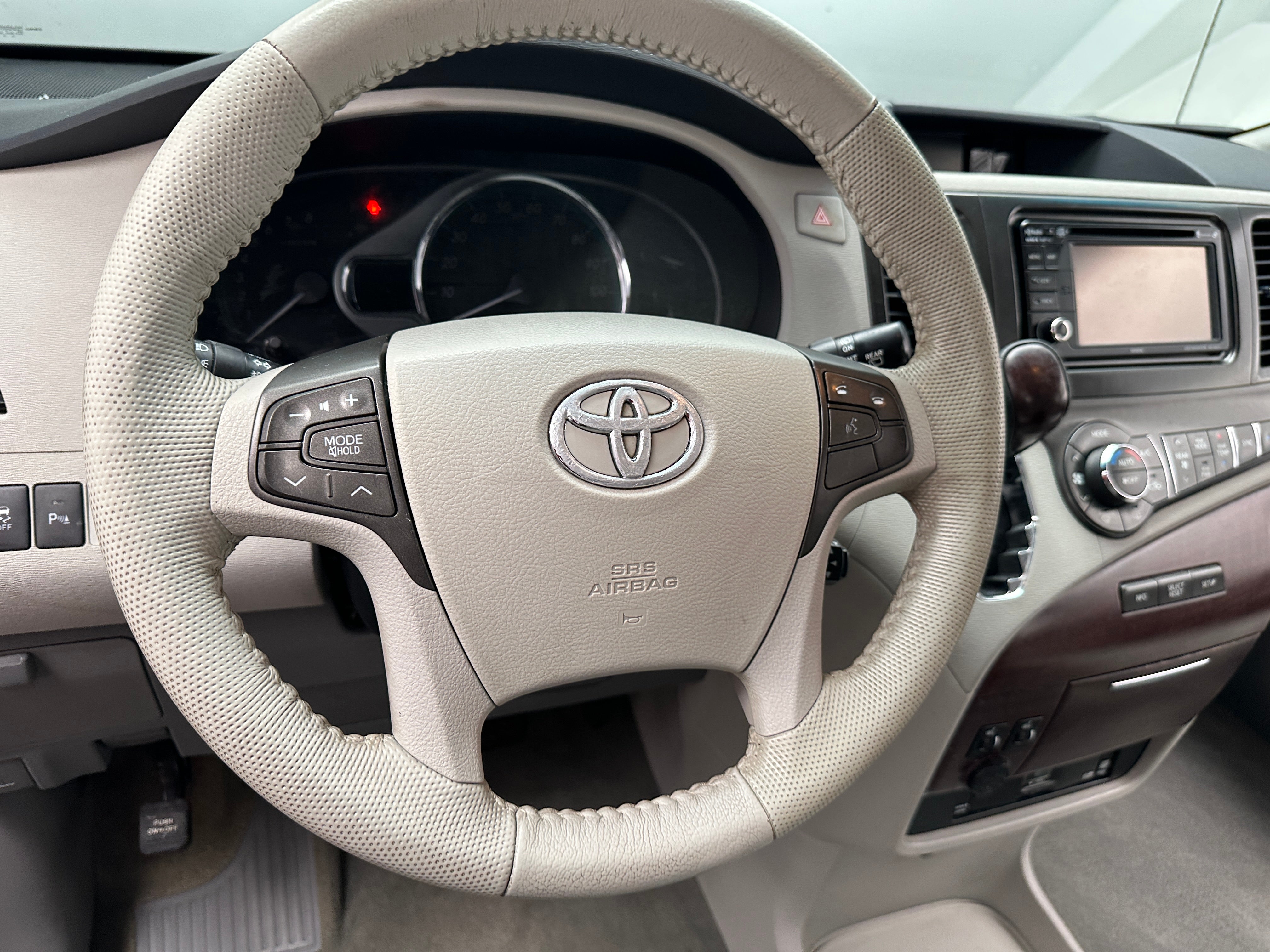 2012 Toyota Sienna XLE 5