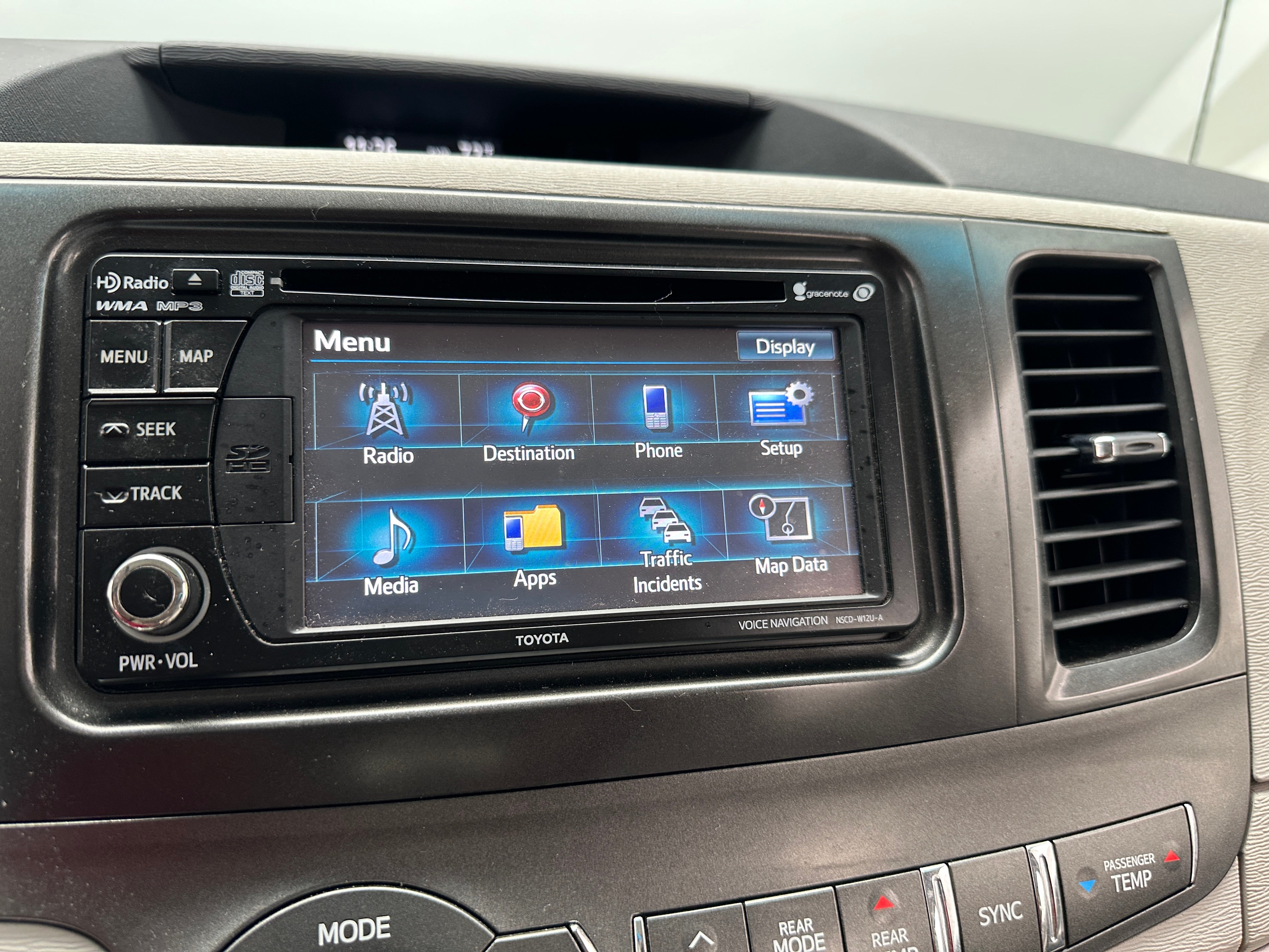 2012 Toyota Sienna XLE 4