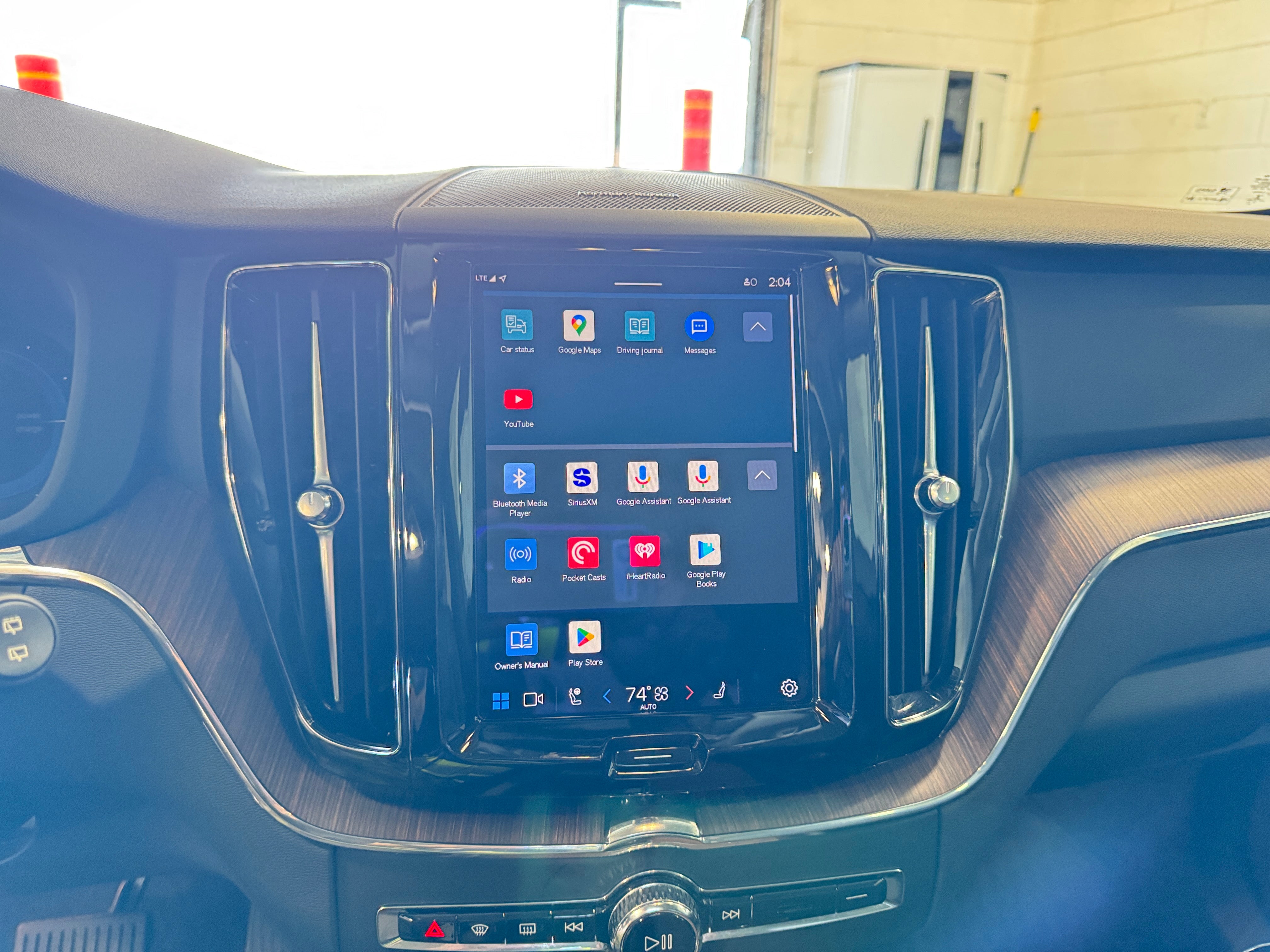 2022 Volvo XC60 Recharge Core 3