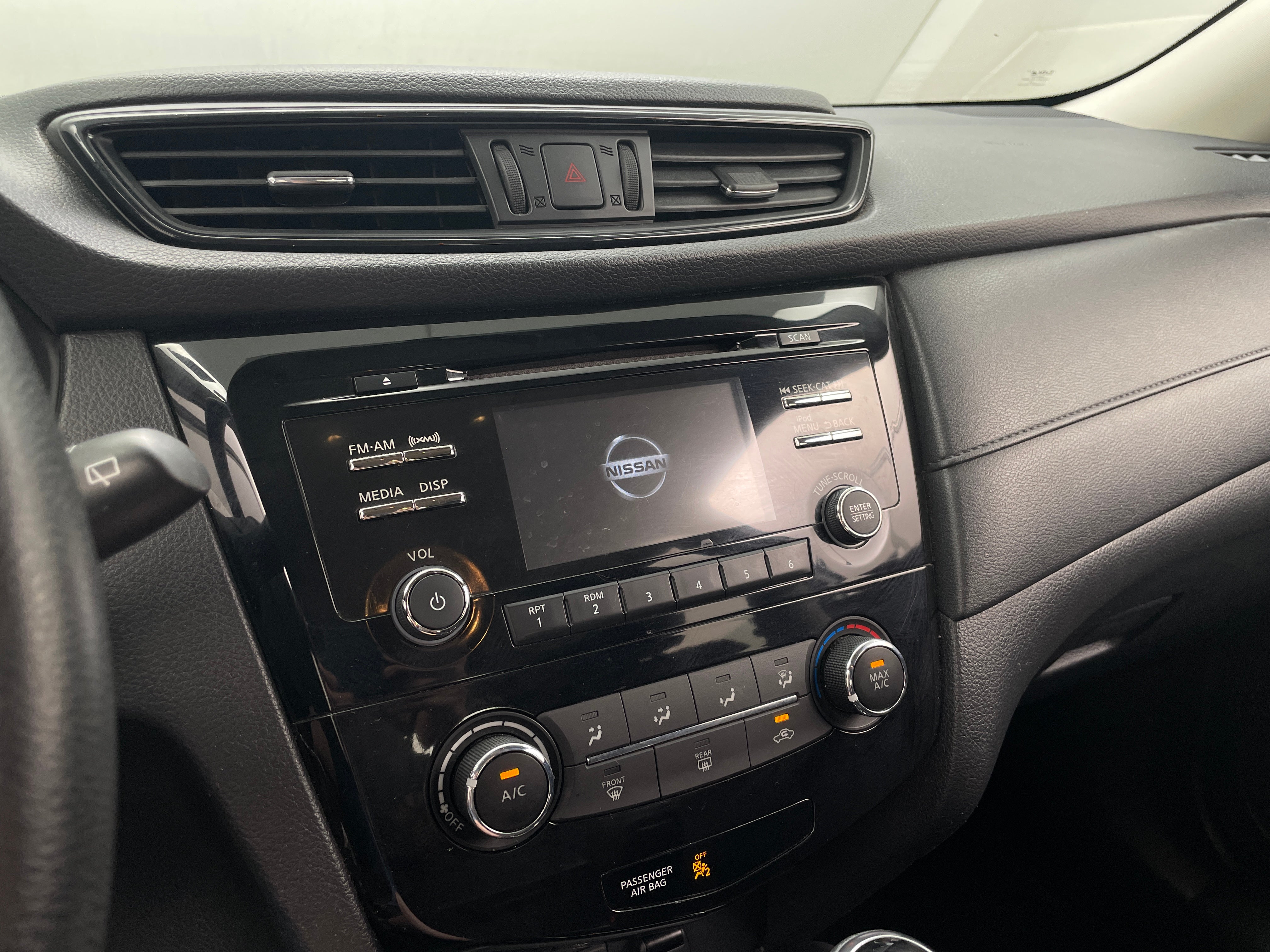 2017 Nissan Rogue S 4