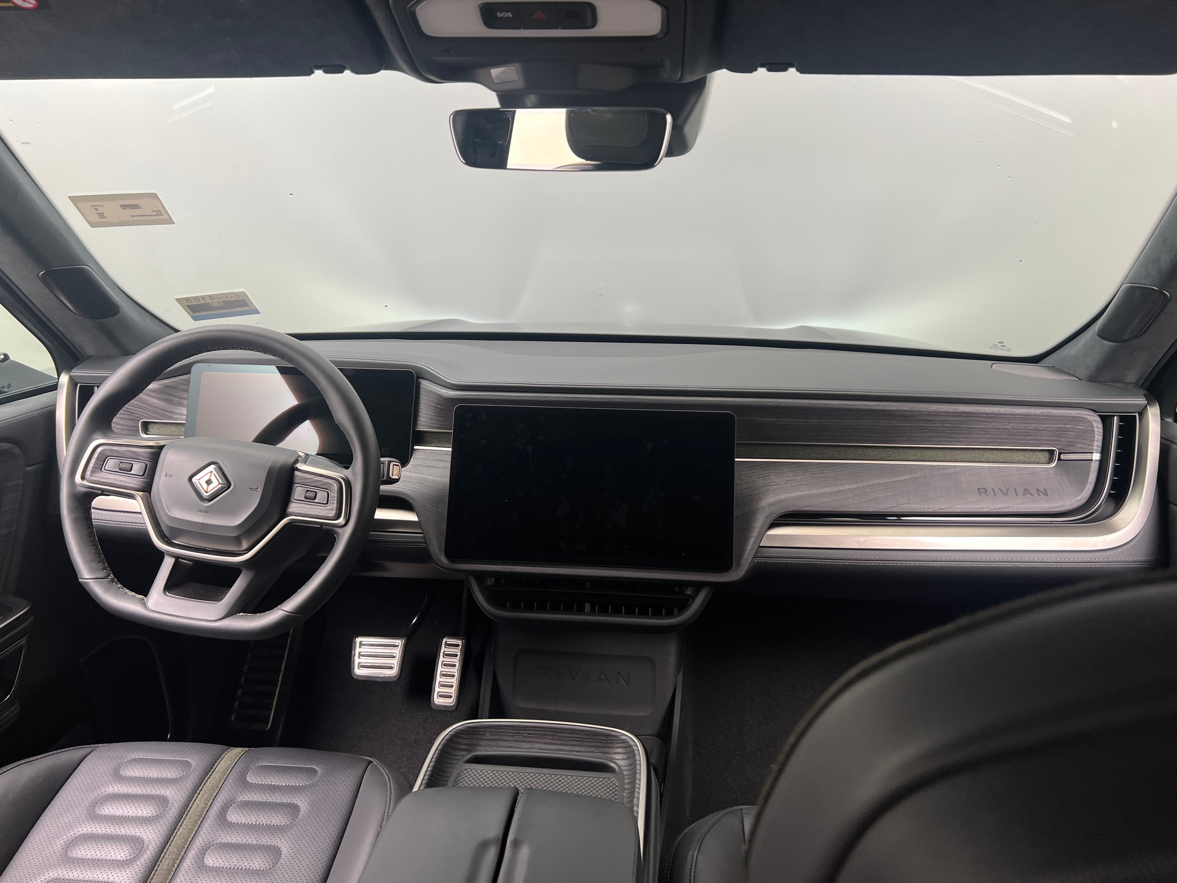 2023 Rivian R1S Adventure 2