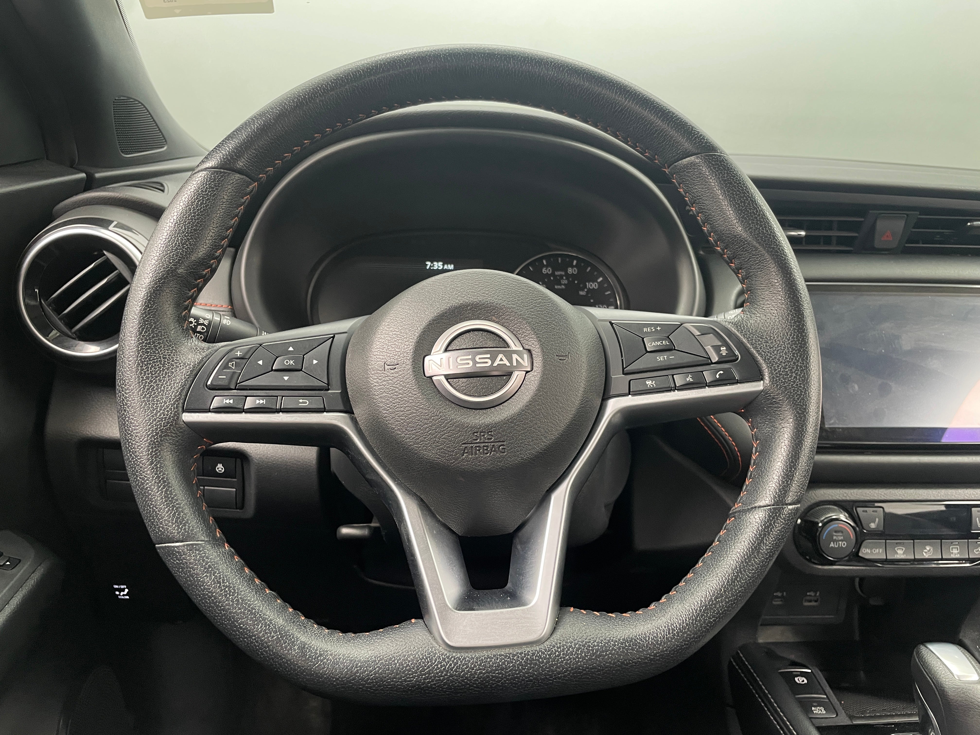 2023 Nissan Kicks SR 5
