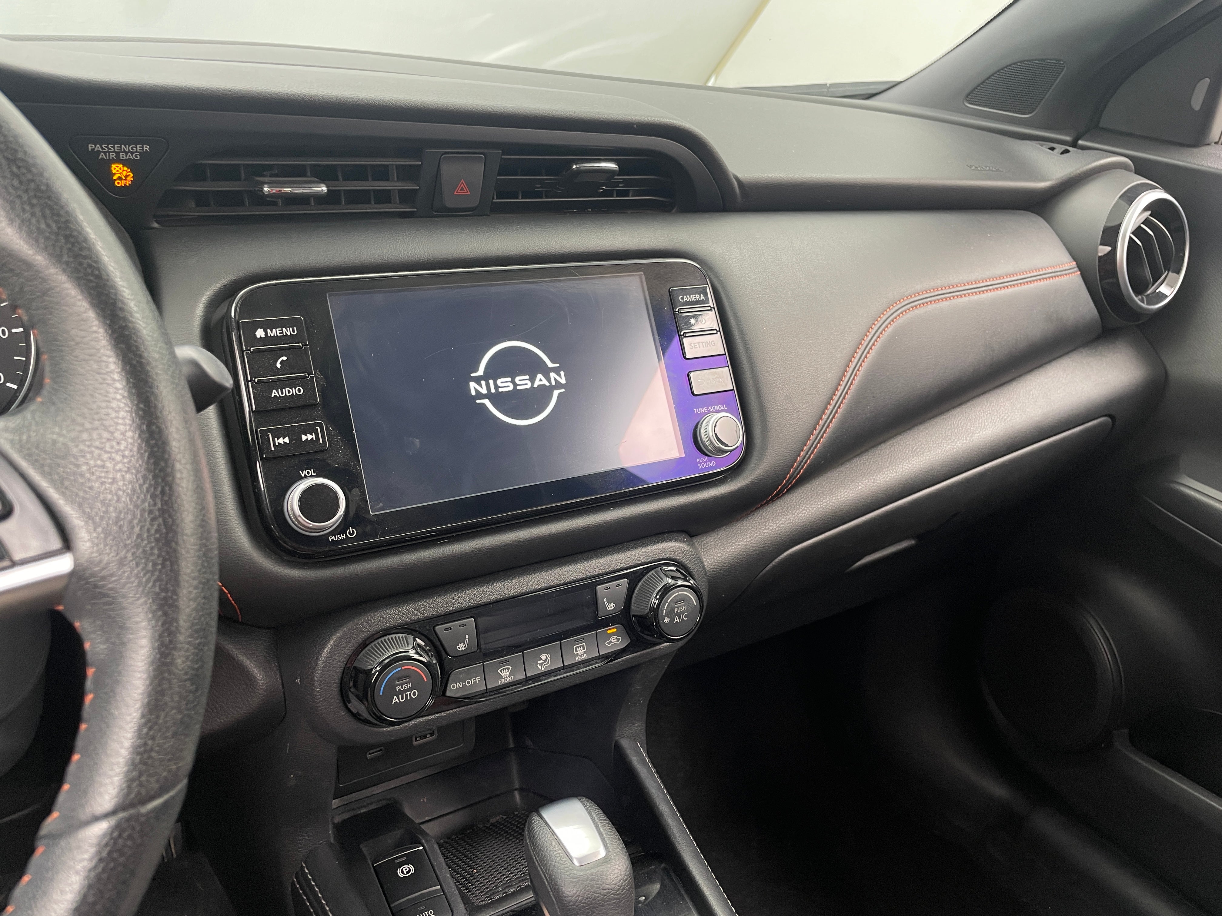 2023 Nissan Kicks SR 4