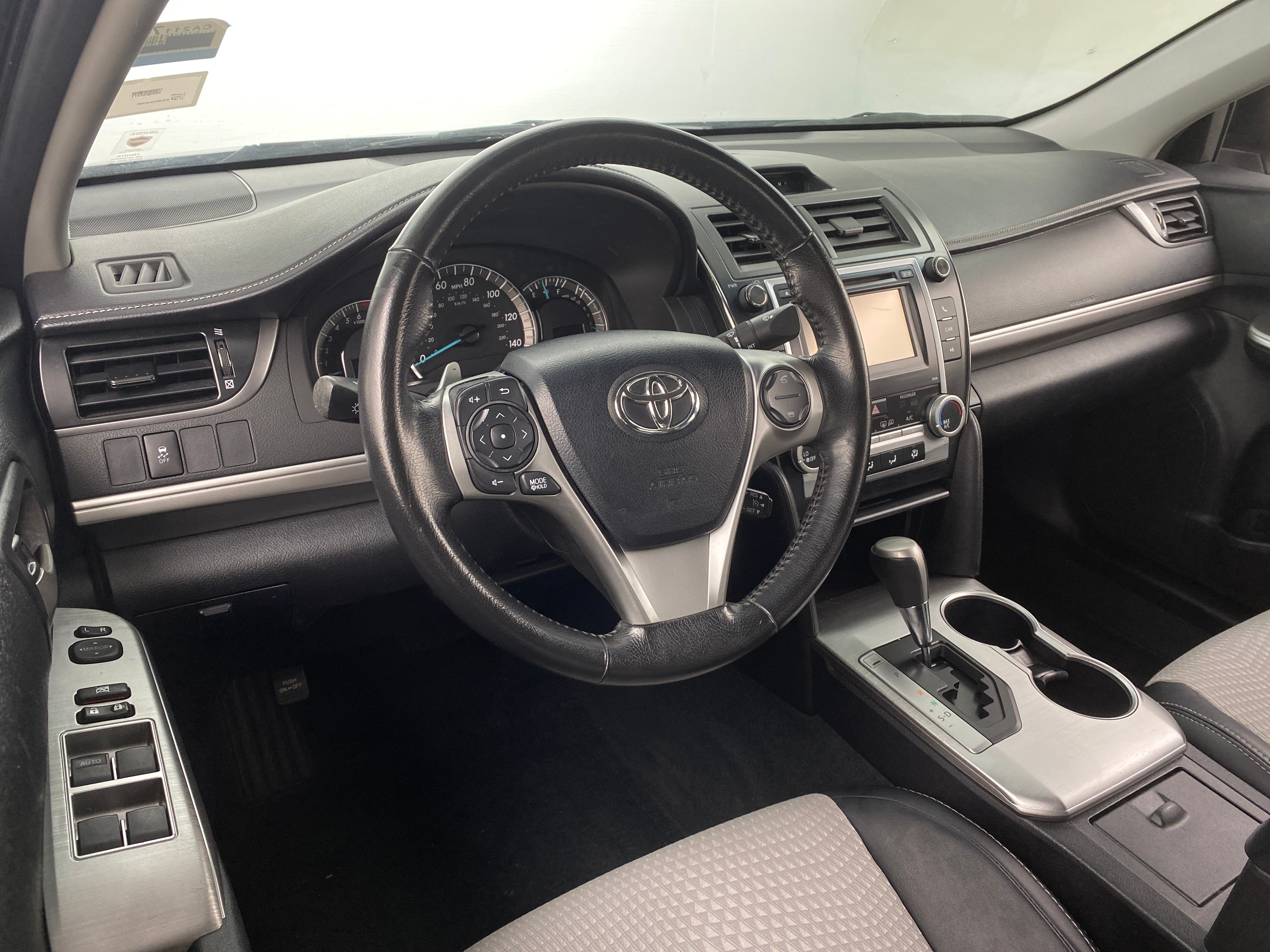 2013 Toyota Camry SE 3