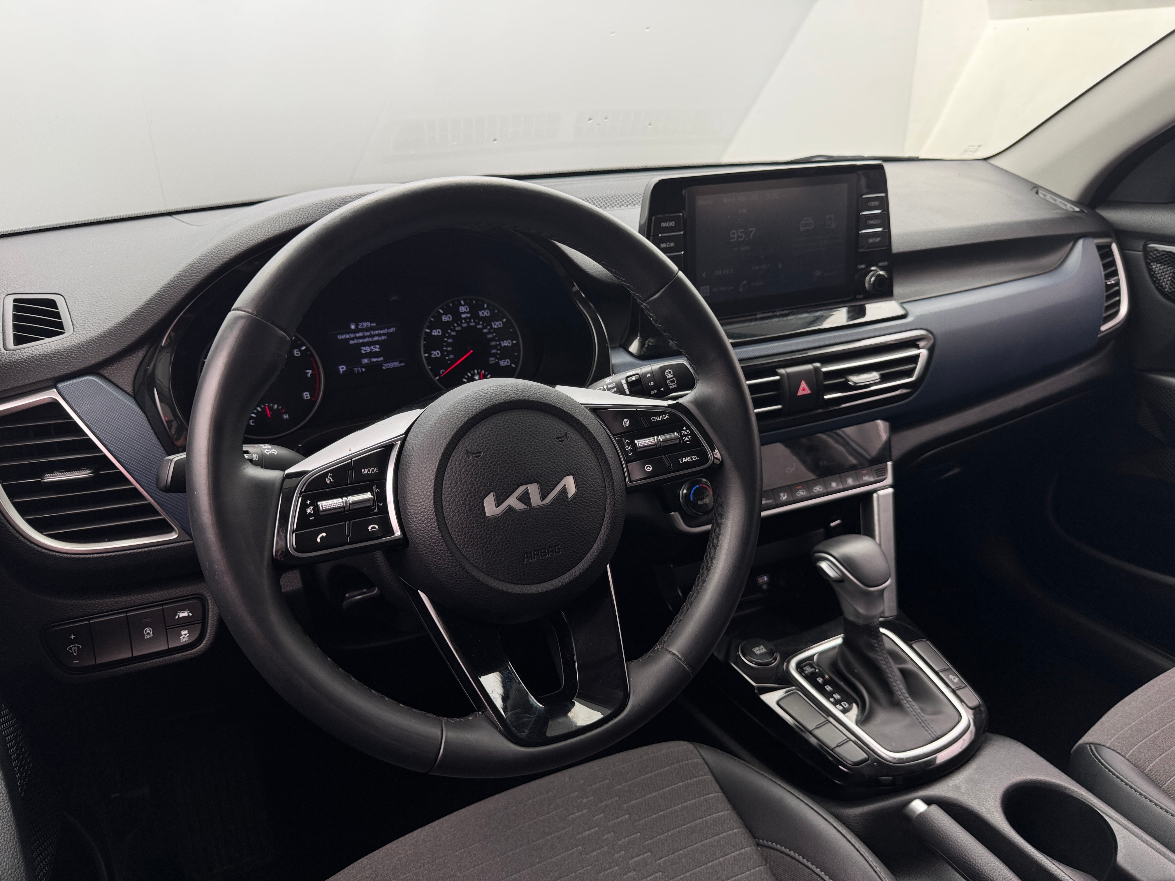2023 Kia Seltos S 2