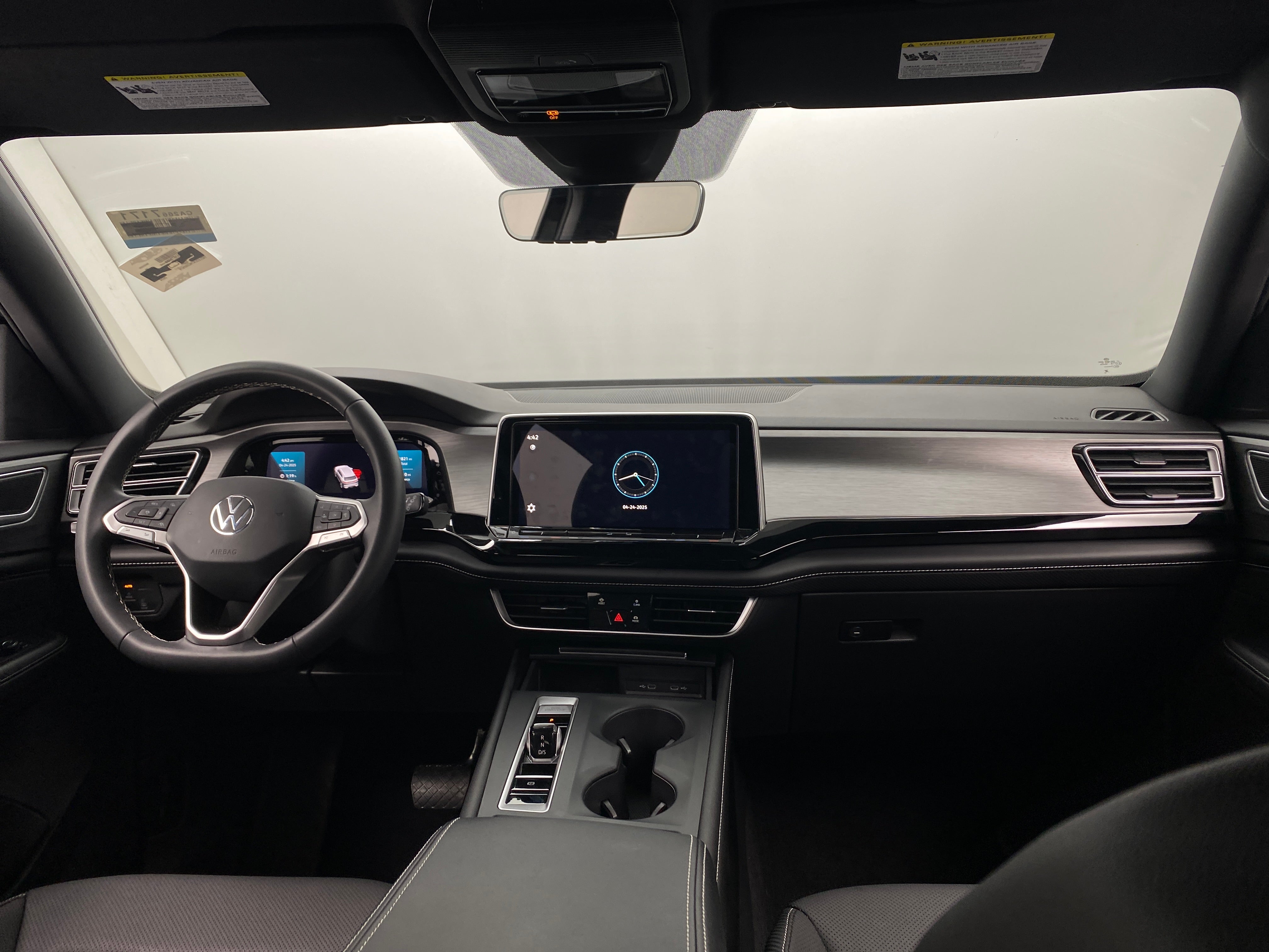 2024 Volkswagen Atlas SE 2