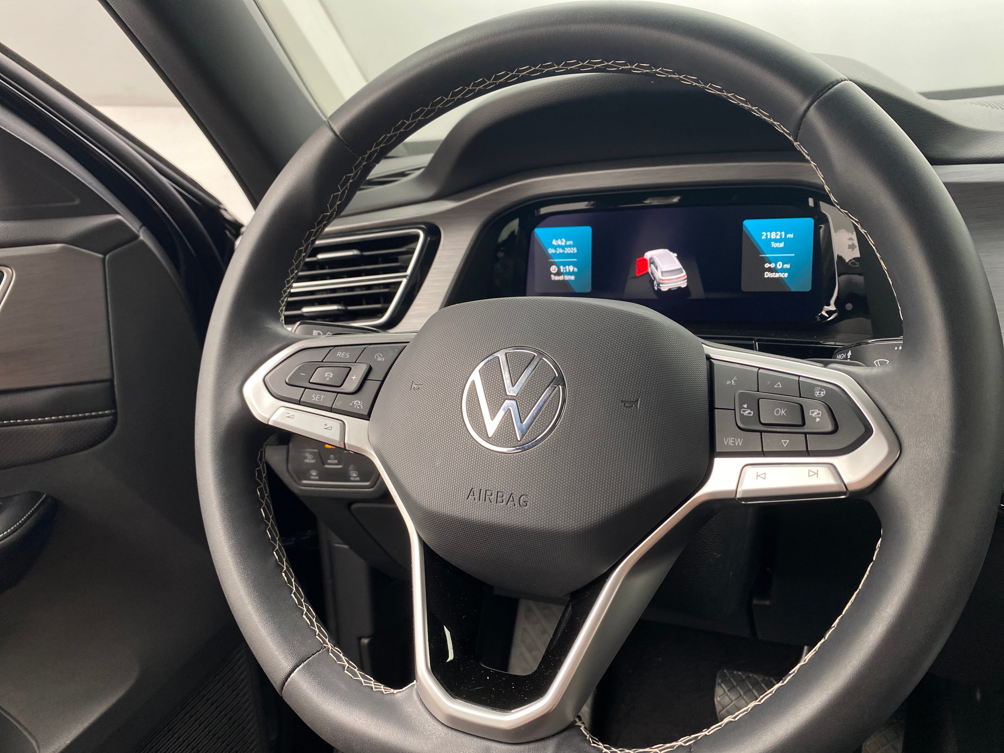 2024 Volkswagen Atlas SE 4