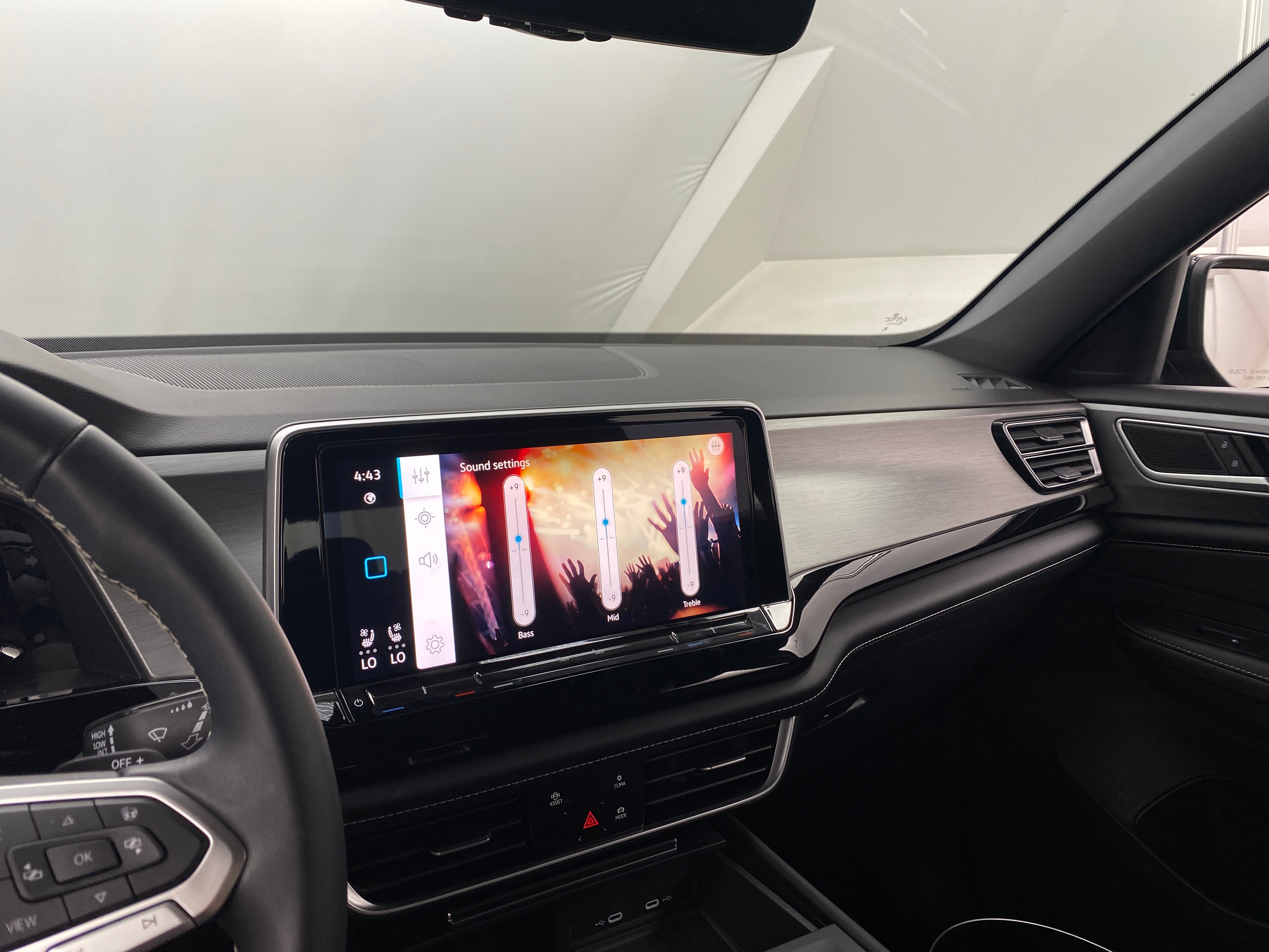 2024 Volkswagen Atlas SE 3