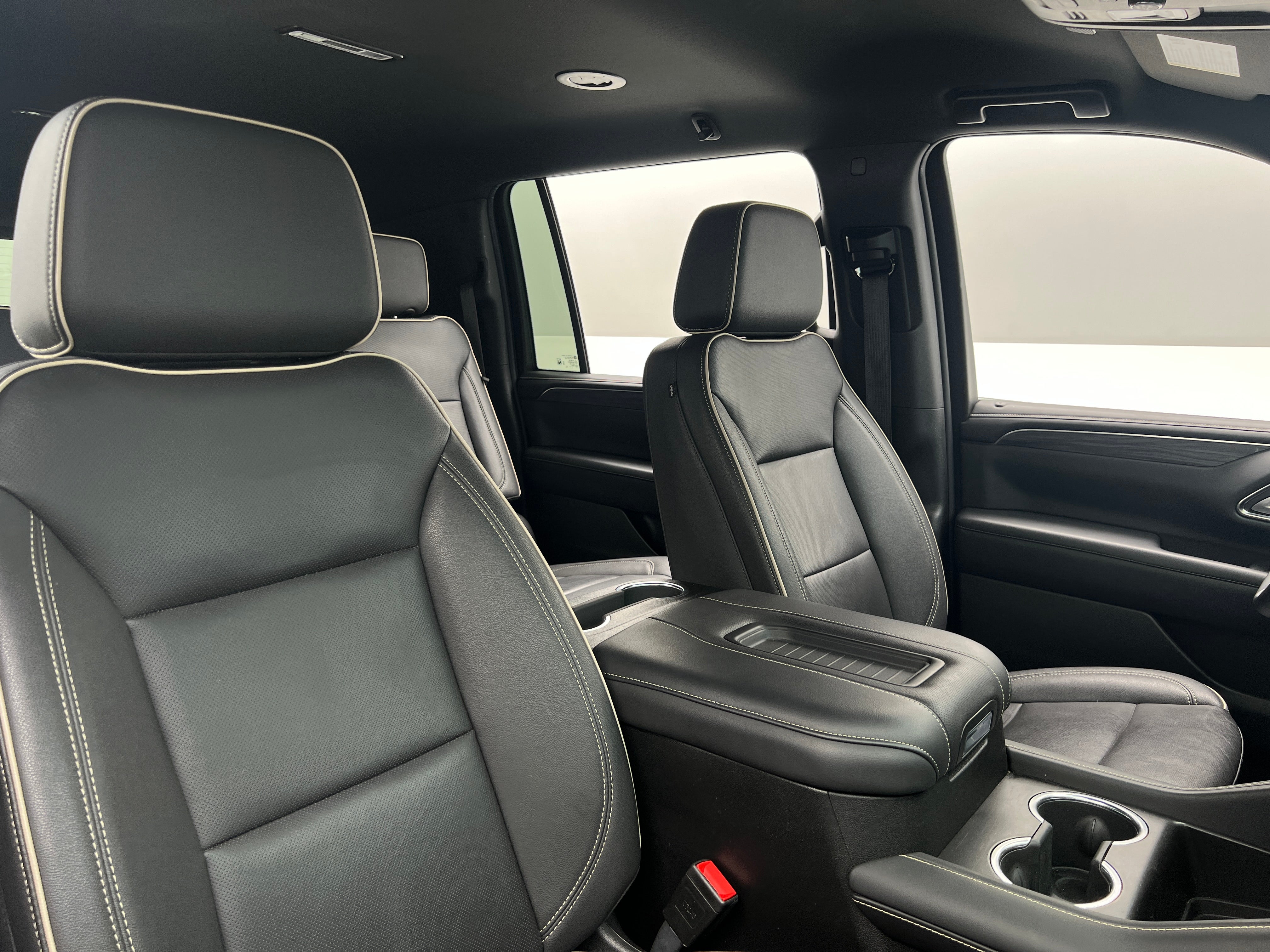 2024 GMC Yukon XL SLT 2