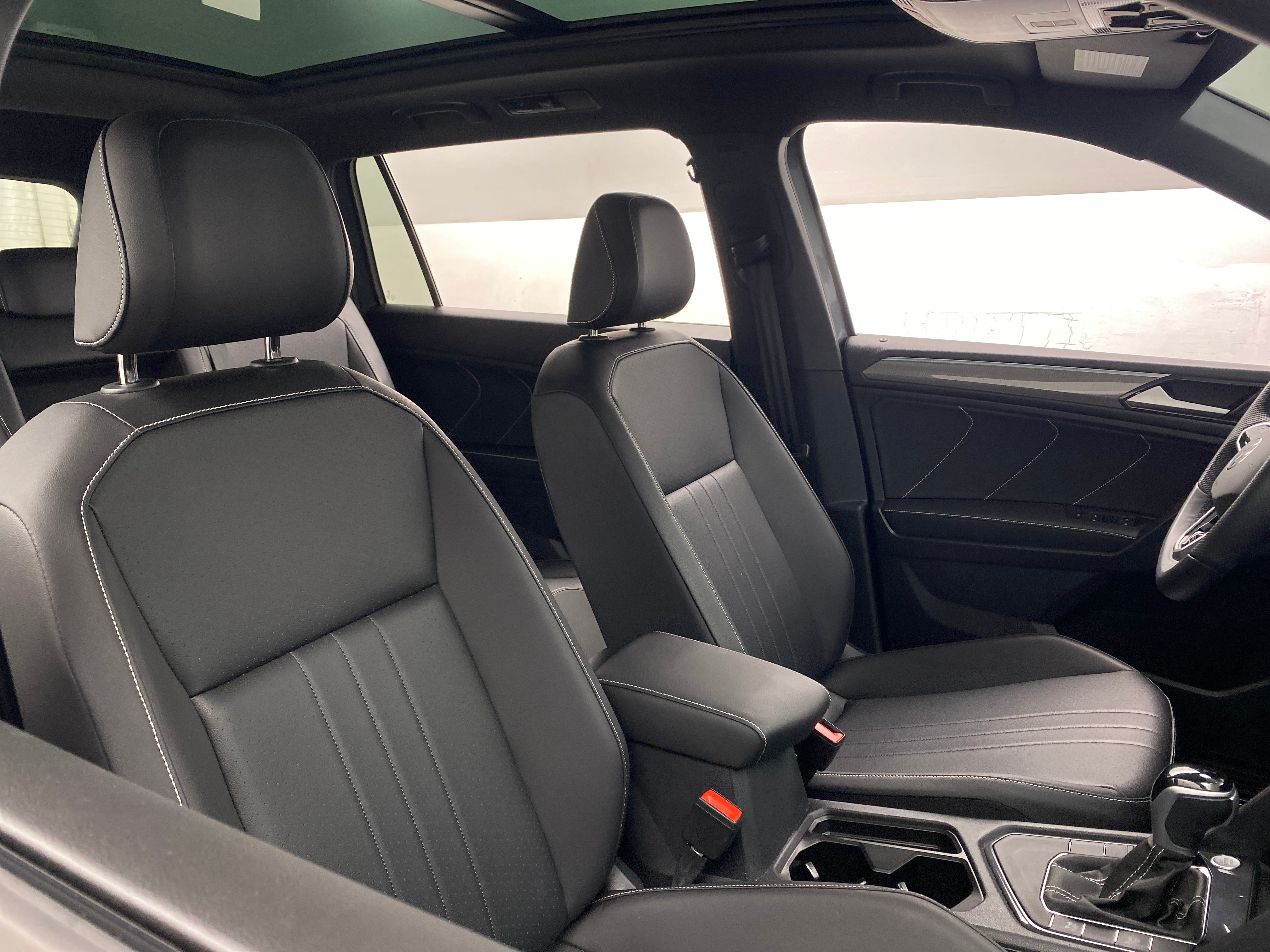 2024 Volkswagen Tiguan SE R-Line Black 2