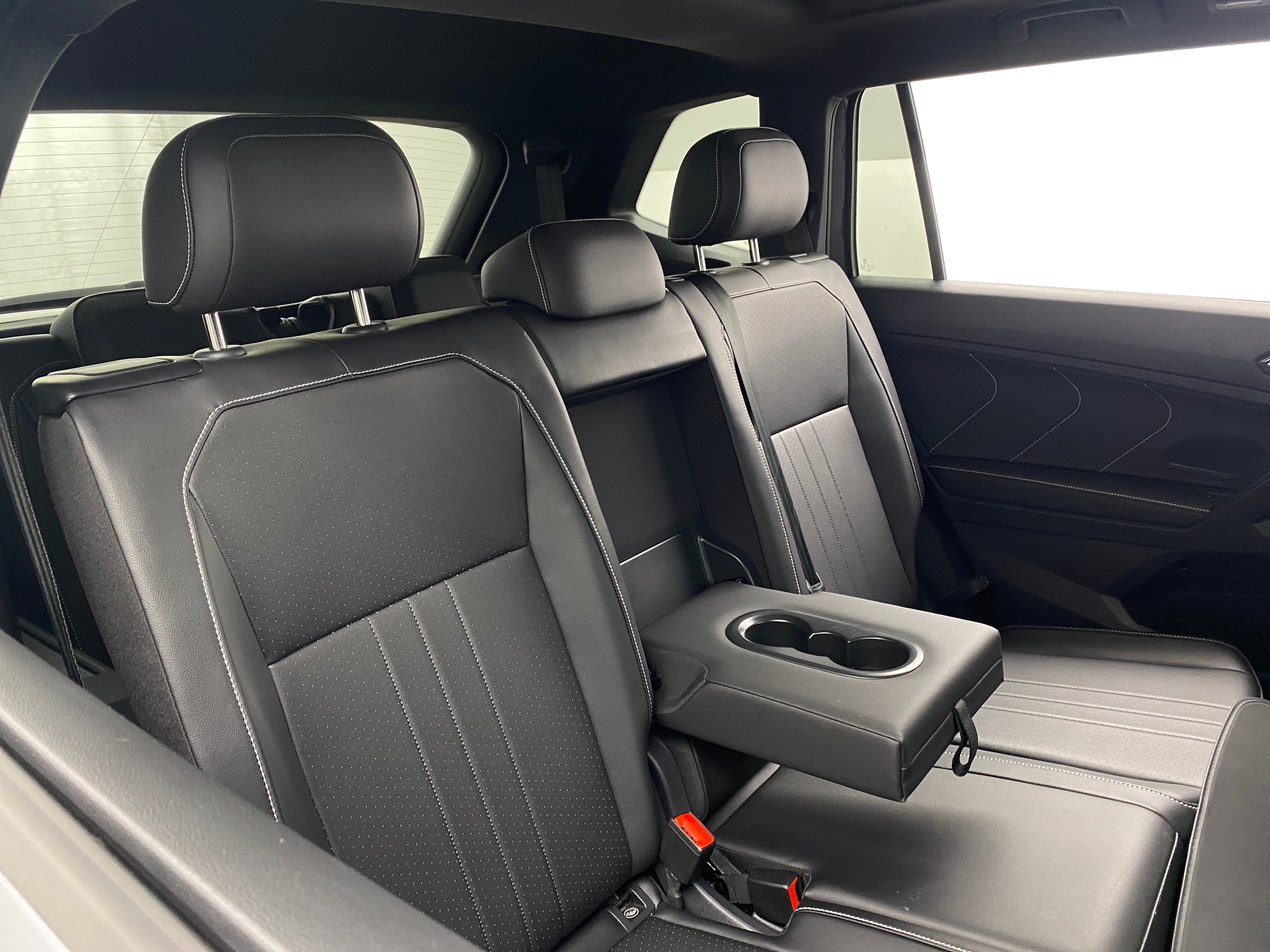 2024 Volkswagen Tiguan SE R-Line Black 6