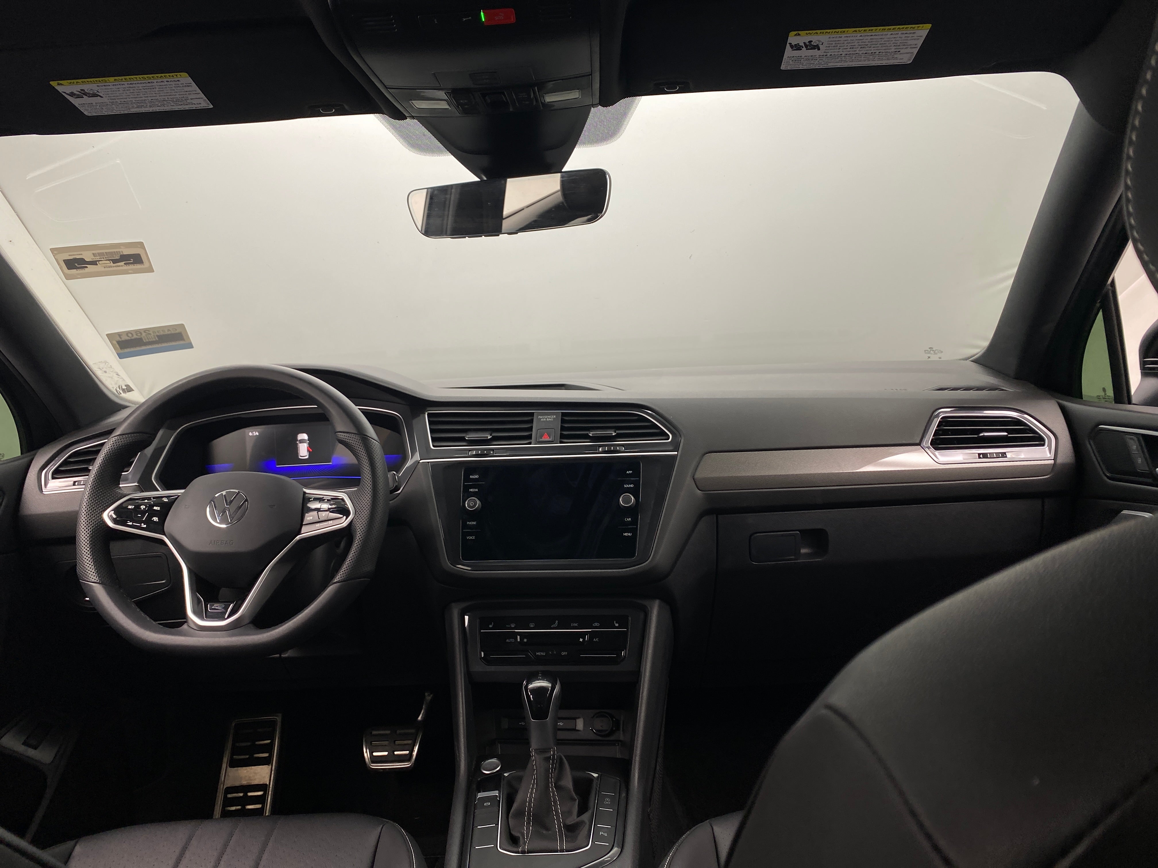 2024 Volkswagen Tiguan SE R-Line Black 3