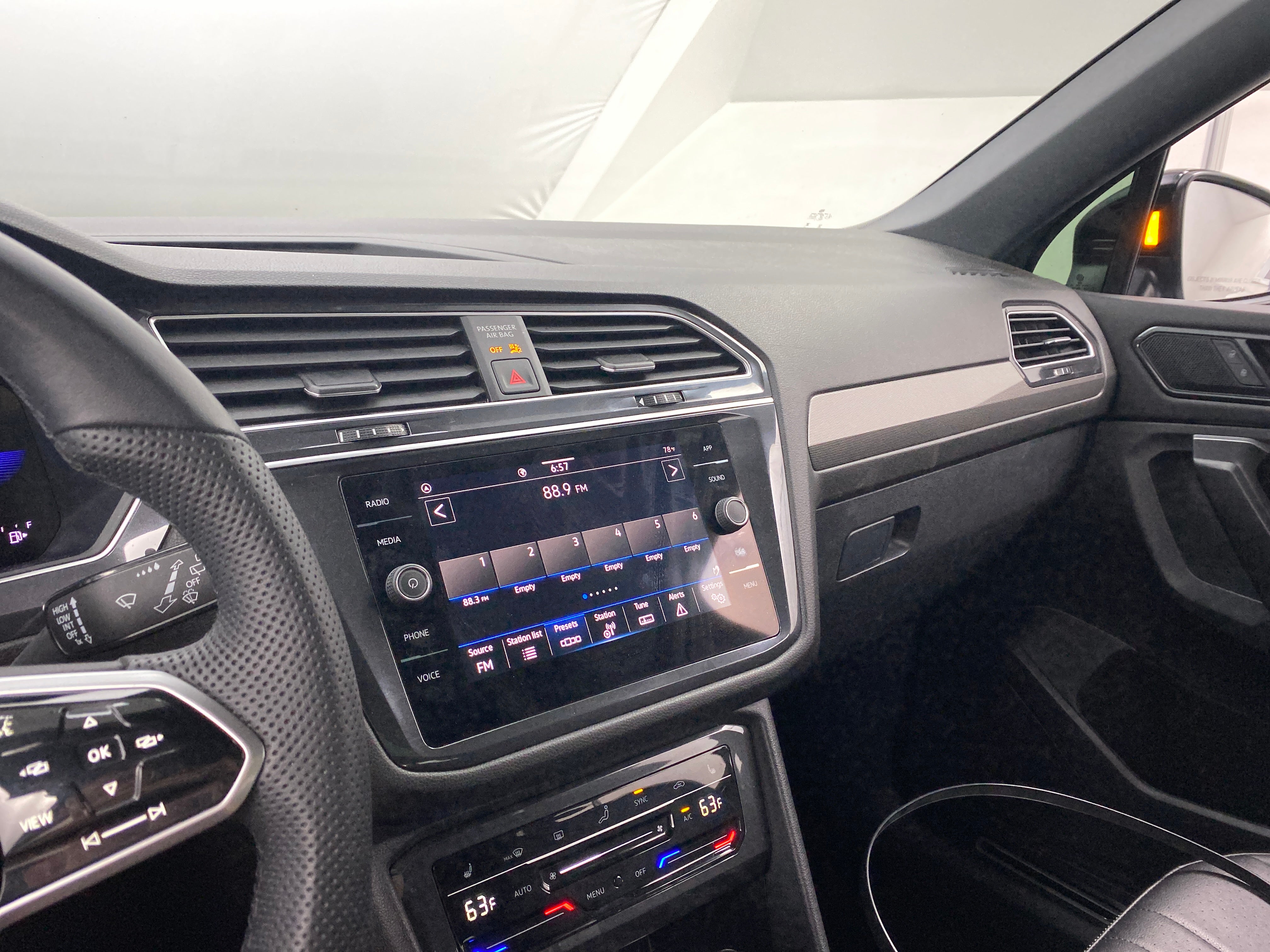 2024 Volkswagen Tiguan SE R-Line Black 4