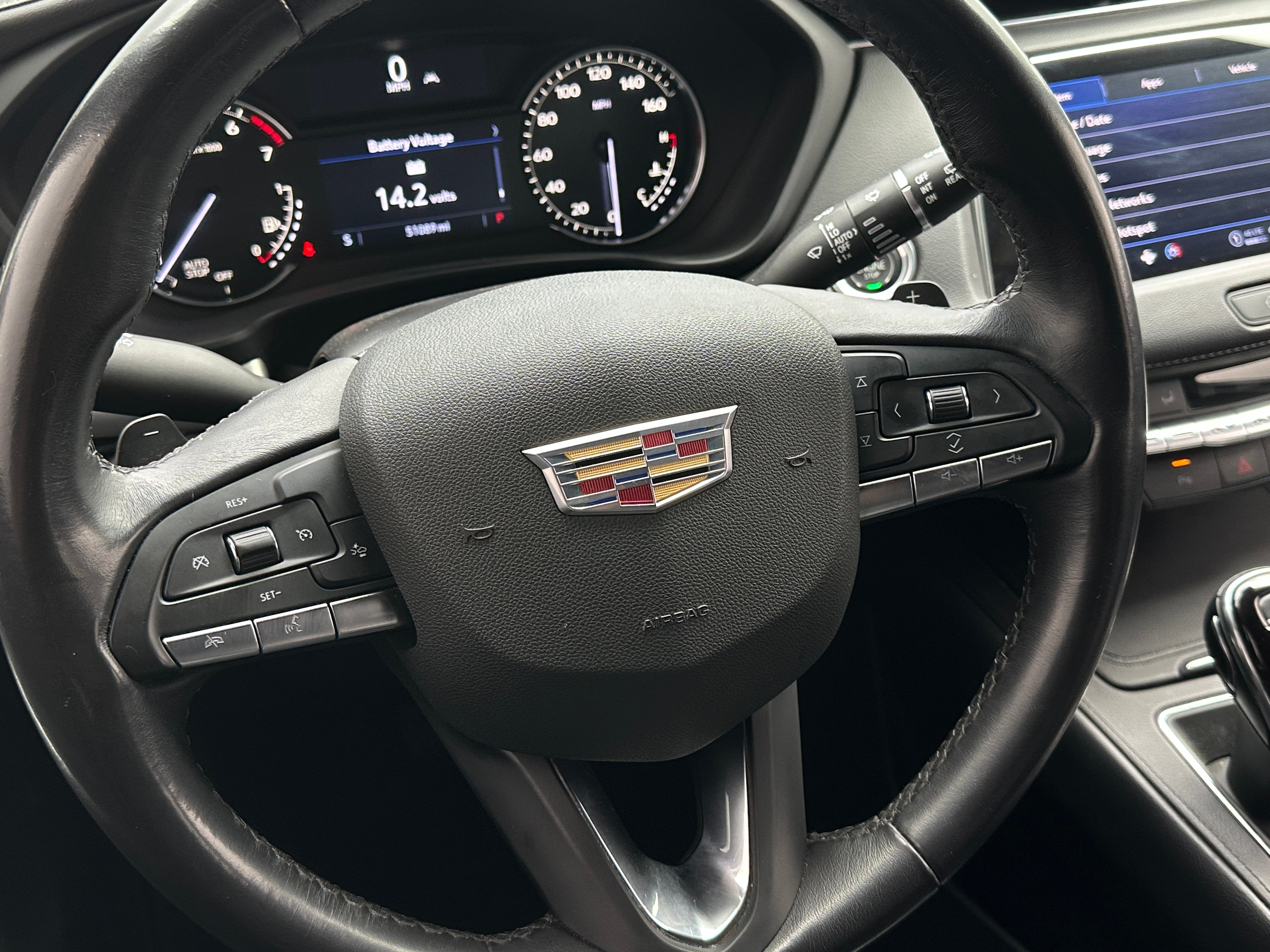 2023 Cadillac XT4 Premium Luxury 4