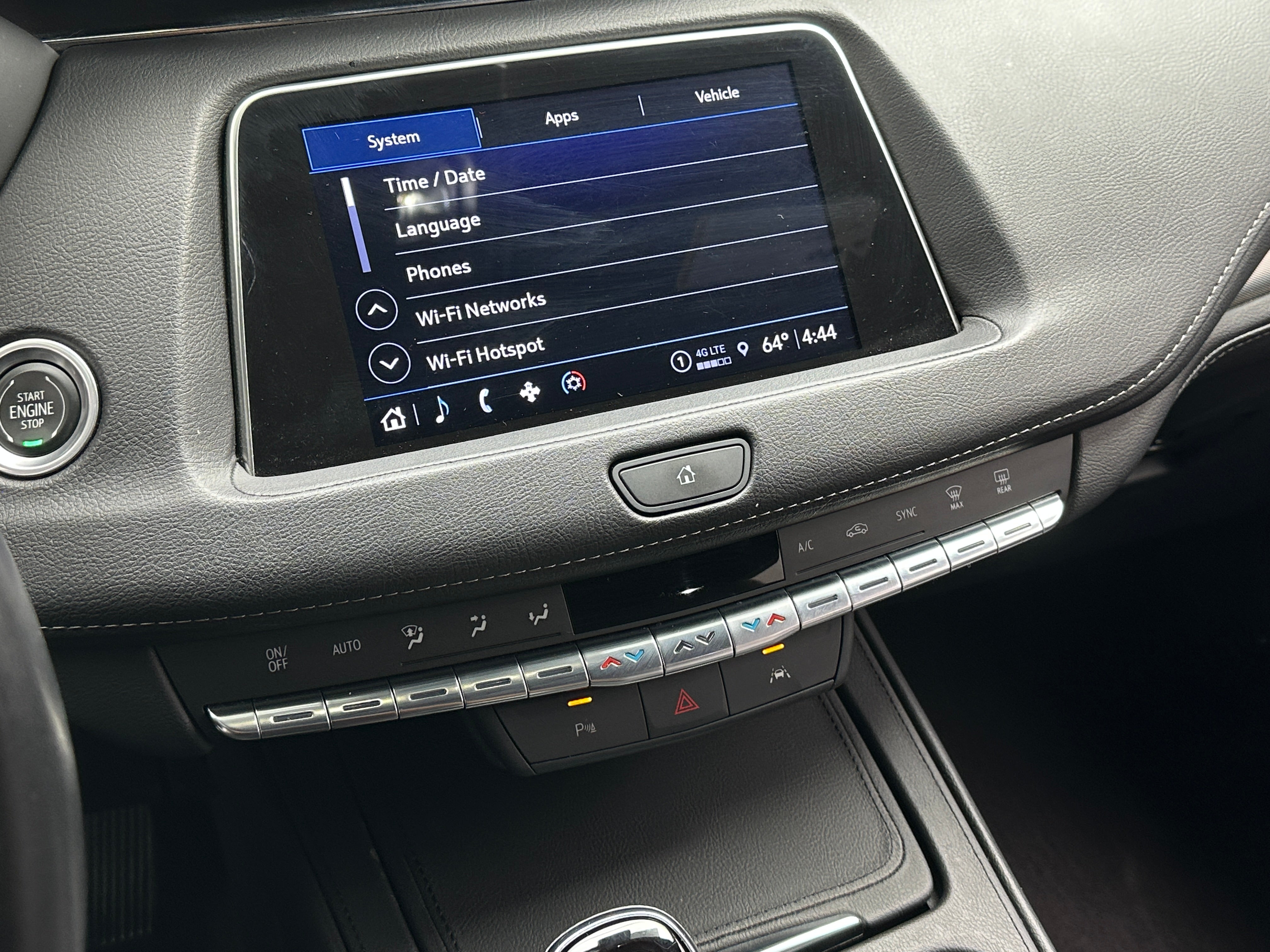 2023 Cadillac XT4 Premium Luxury 3