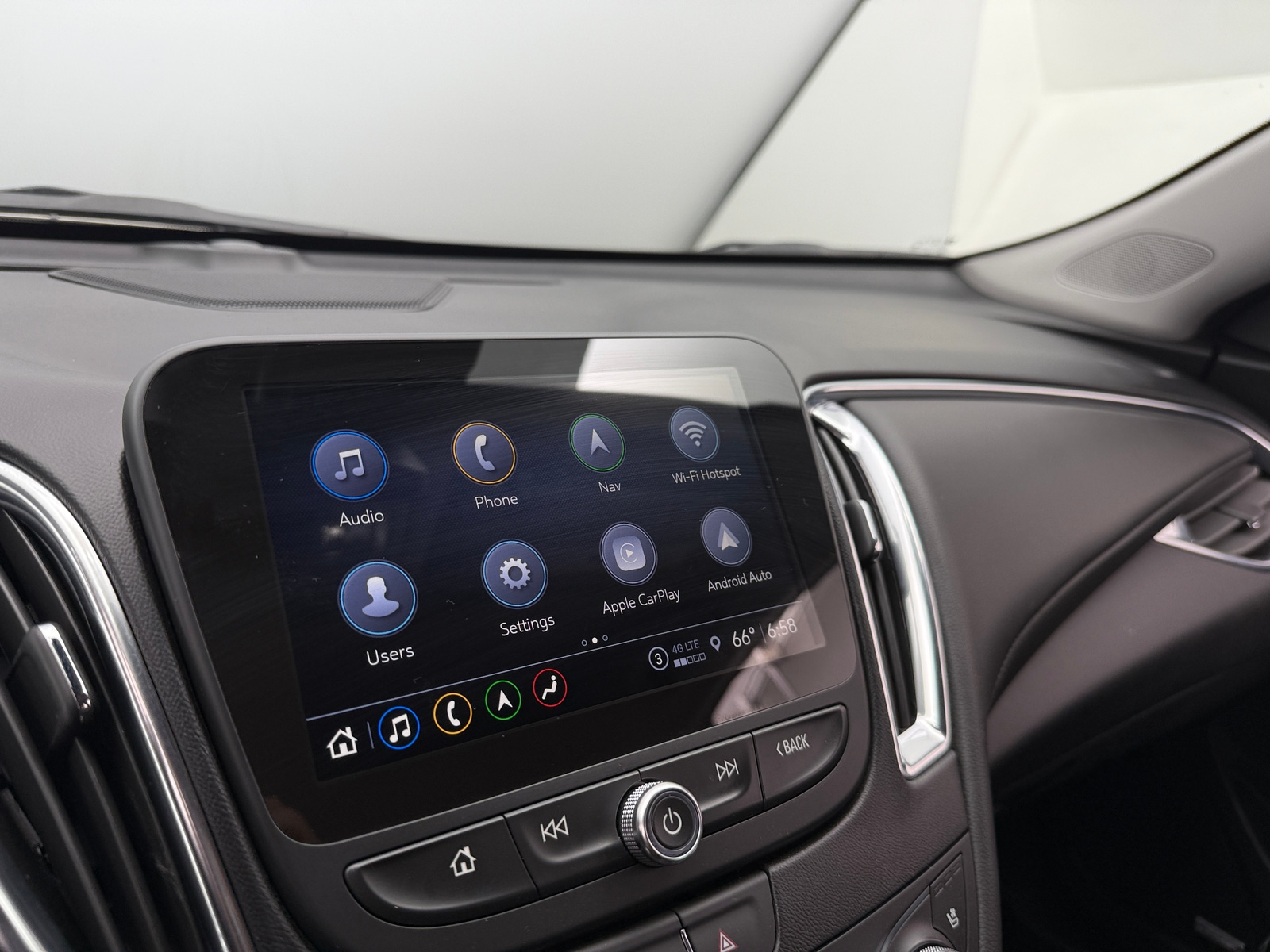 Thumbnail: 2024 Chevrolet Malibu - 3