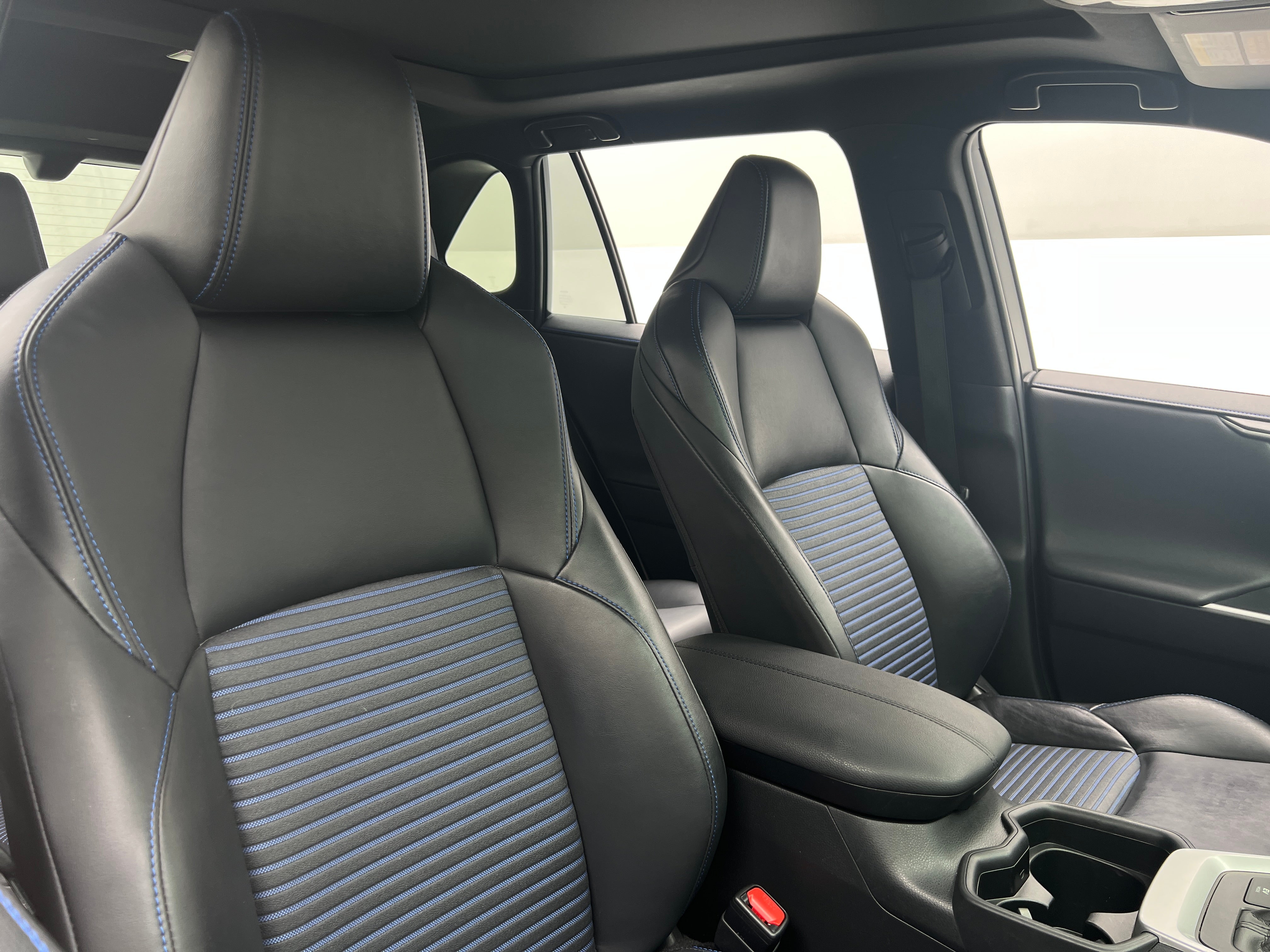 2019 Toyota RAV4 XSE 2