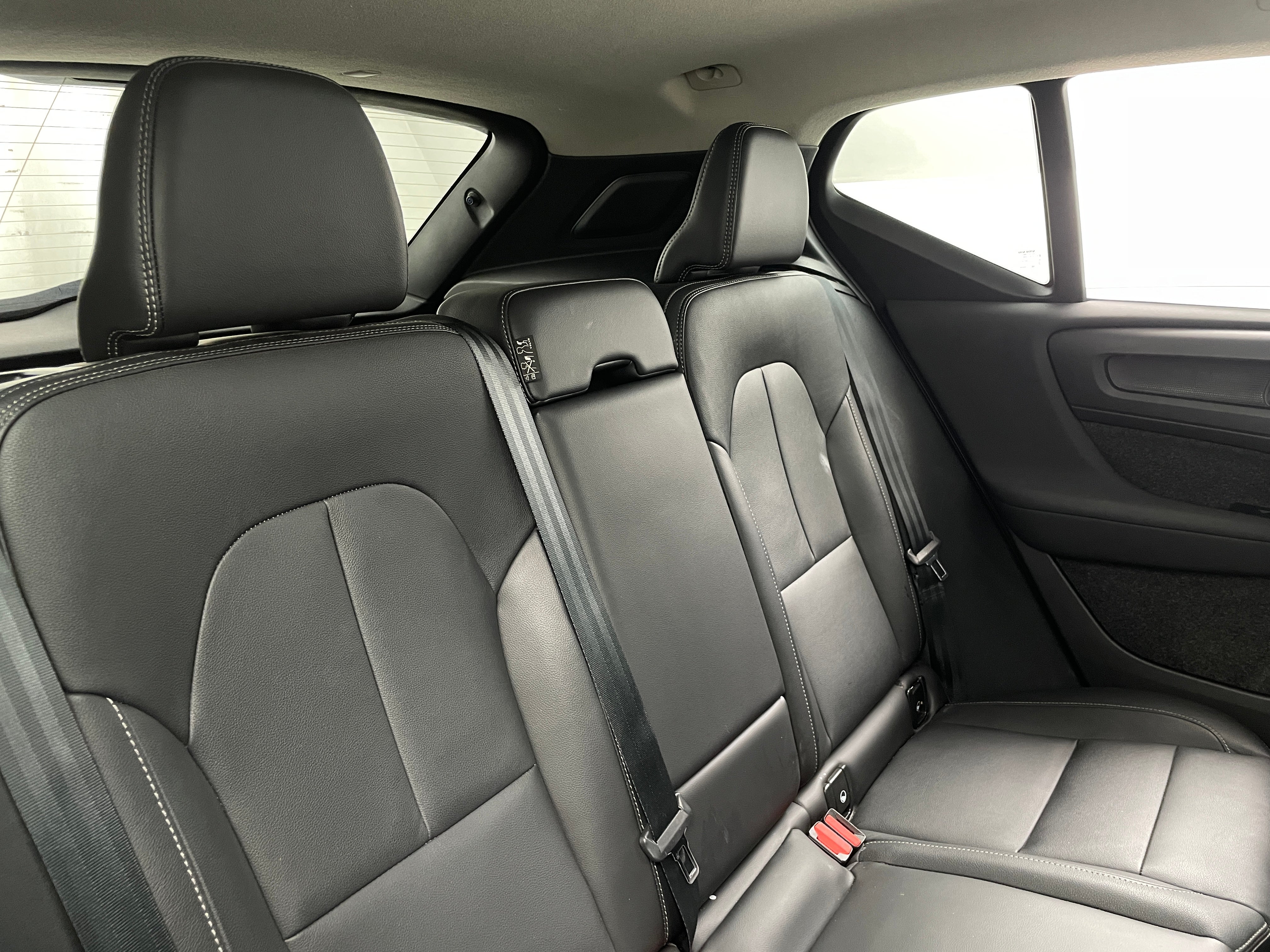 2024 Volvo XC40 B5 Core 6