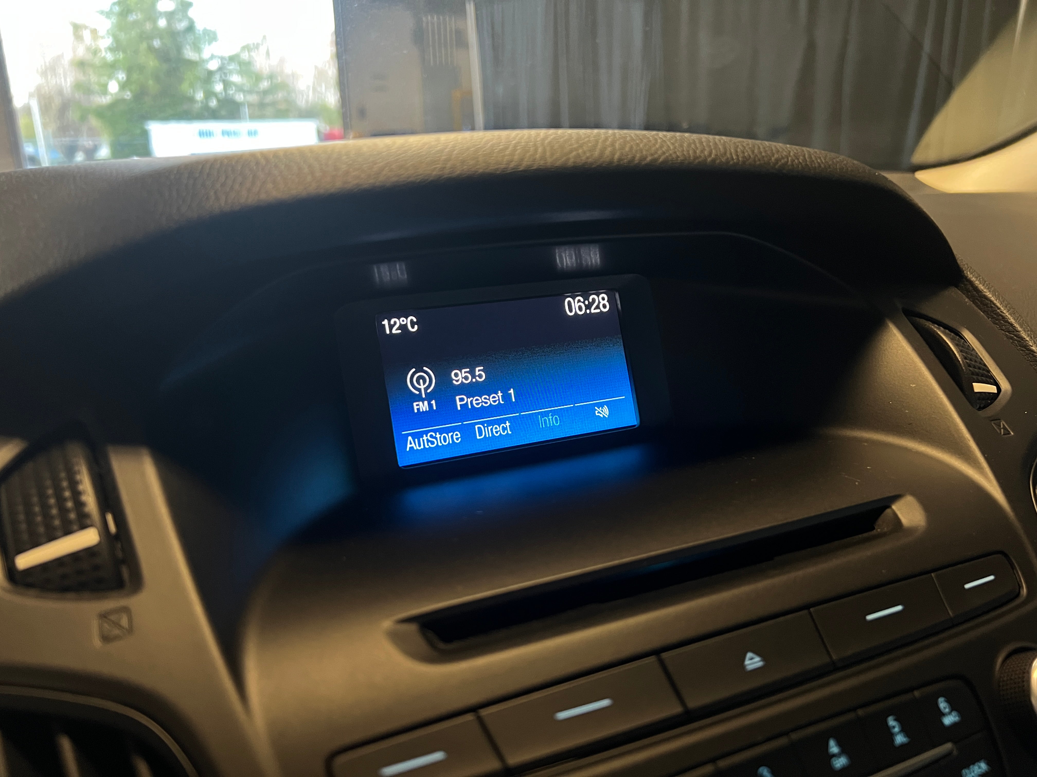 2017 Ford Focus SE 4