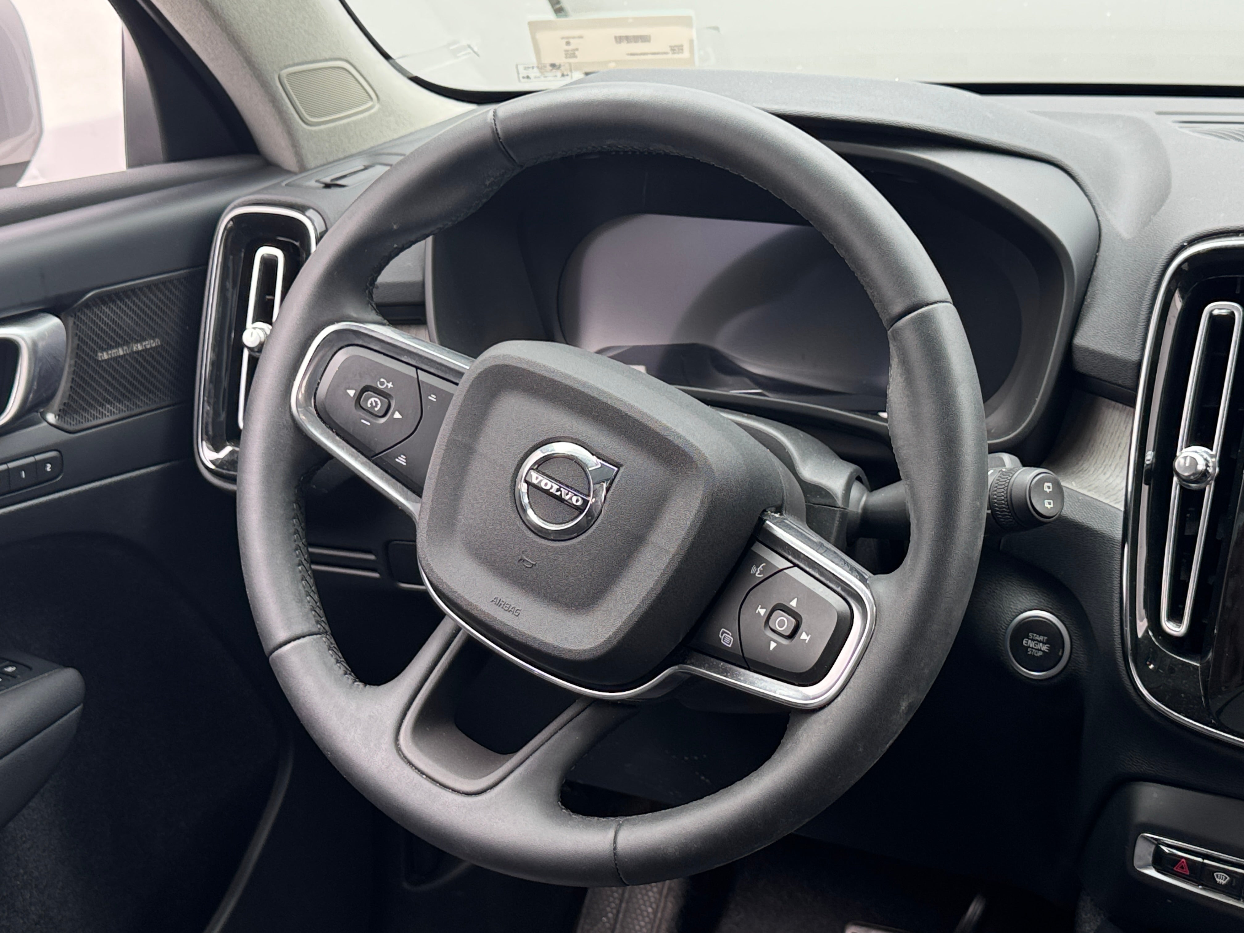 2023 Volvo XC40 B5 Plus 4