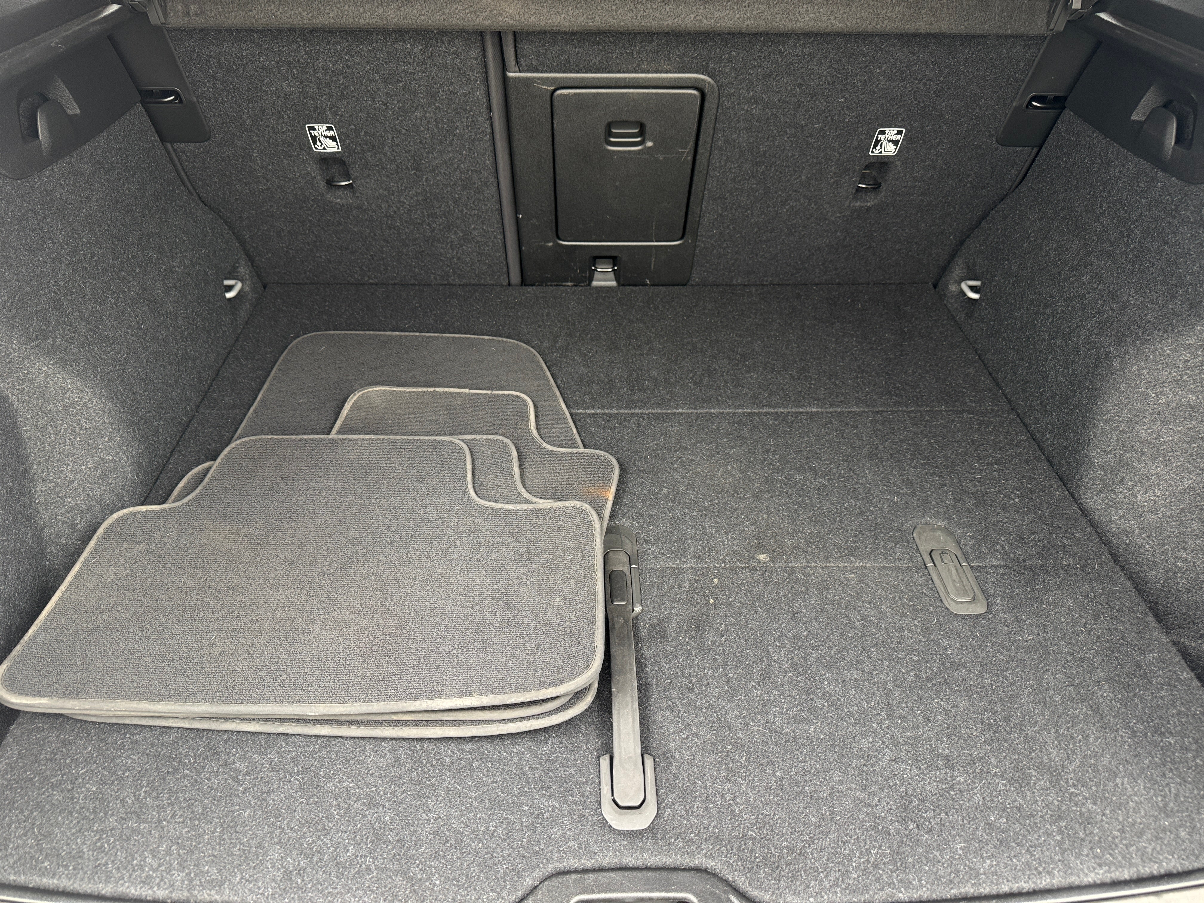 2023 Volvo XC40 B5 Plus 6