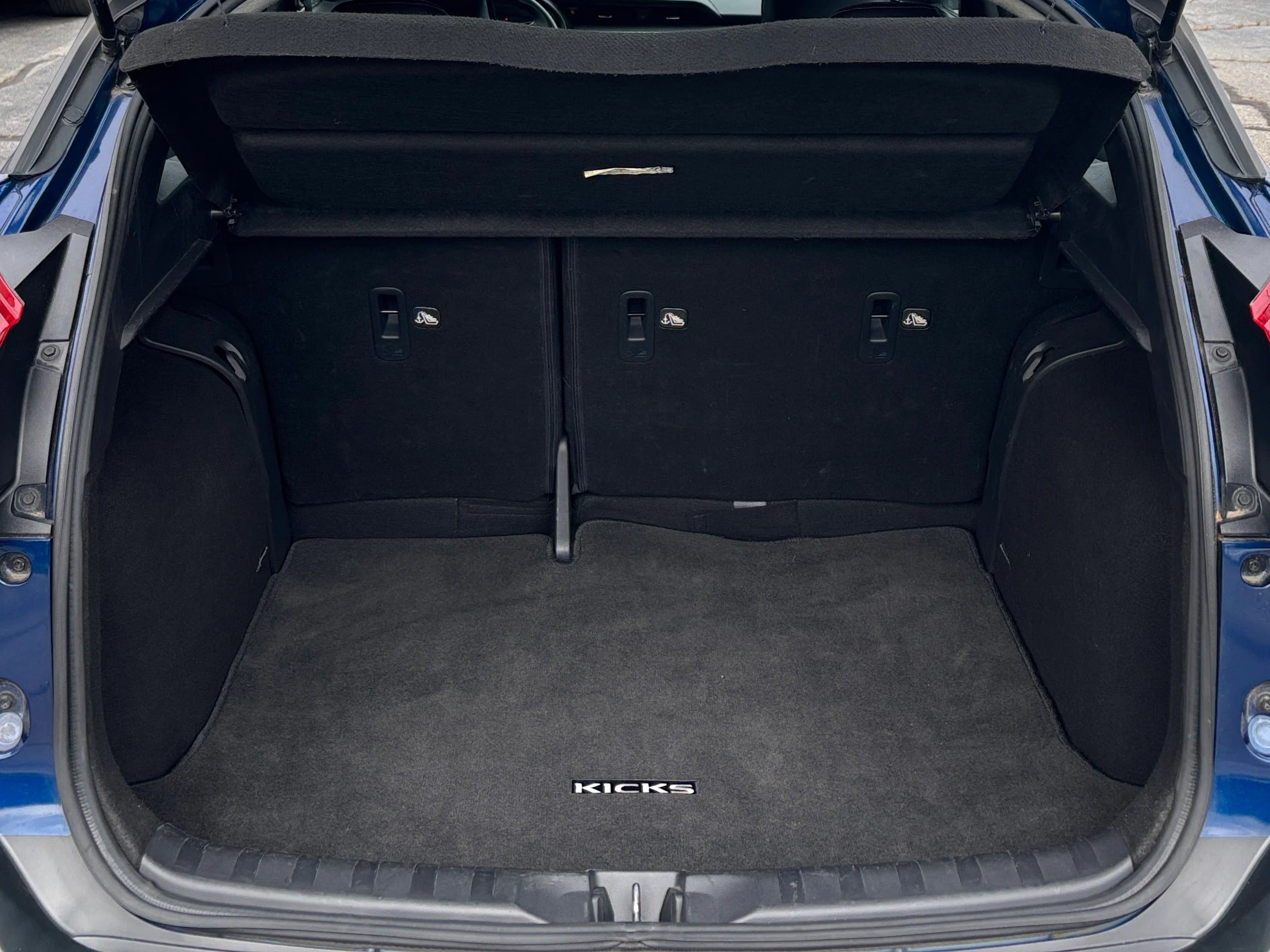2020 Nissan Kicks SR 6