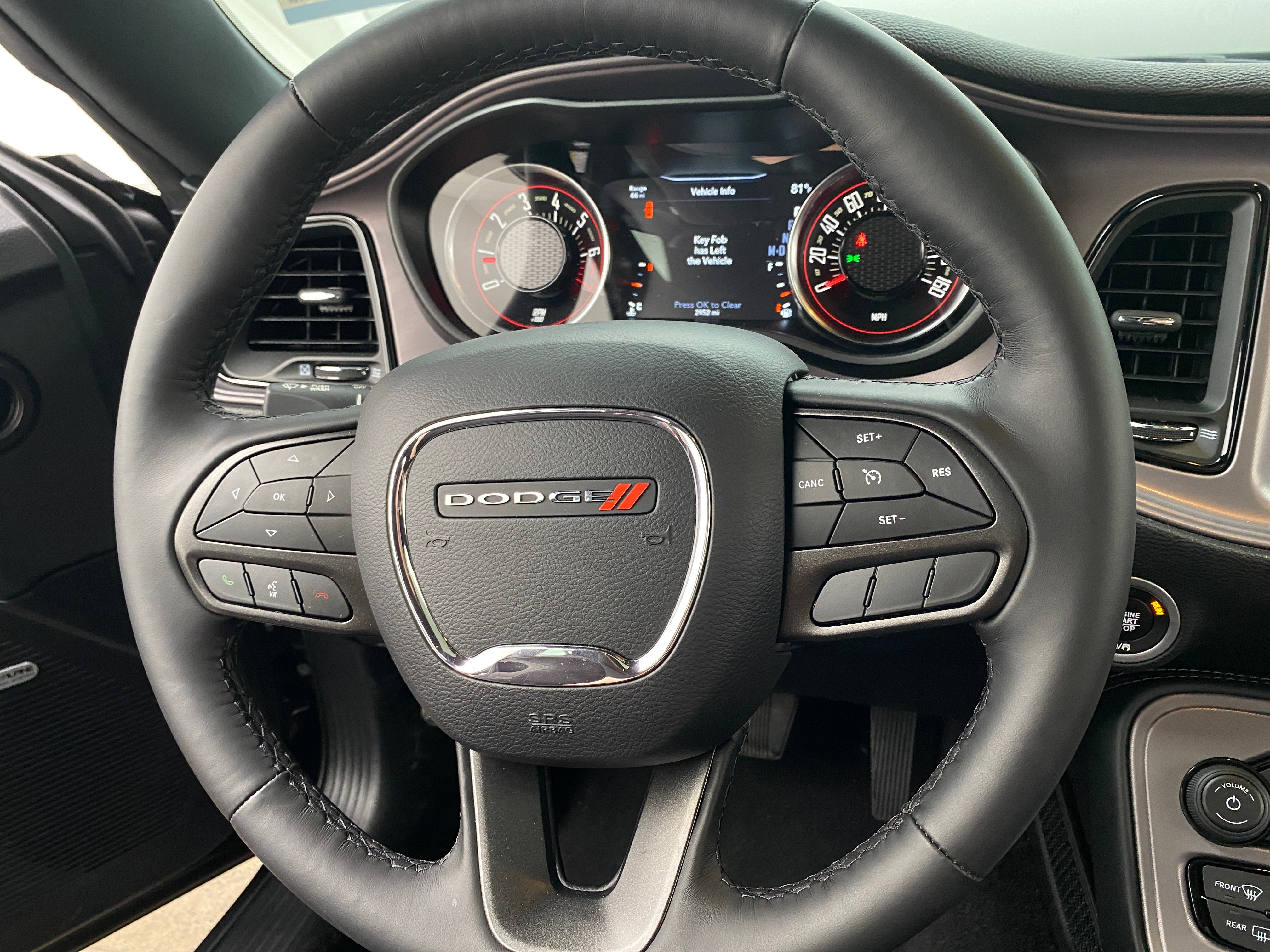 2023 Dodge Challenger SXT 4