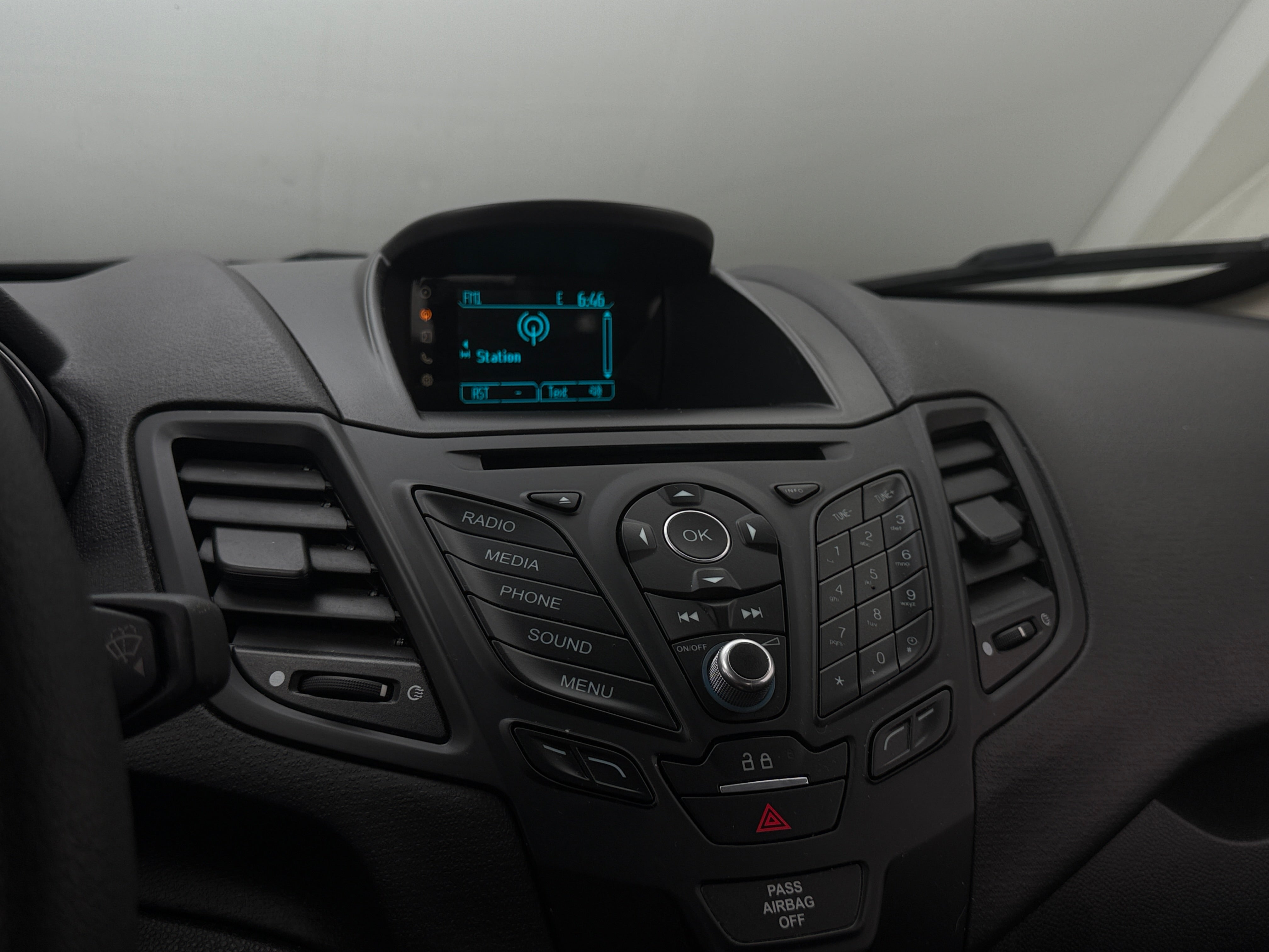 2017 Ford Fiesta SE 4