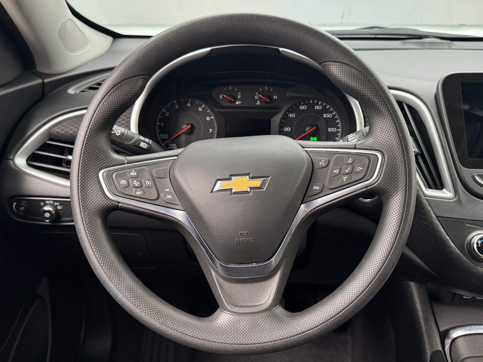 Thumbnail: 2024 Chevrolet Malibu - 5