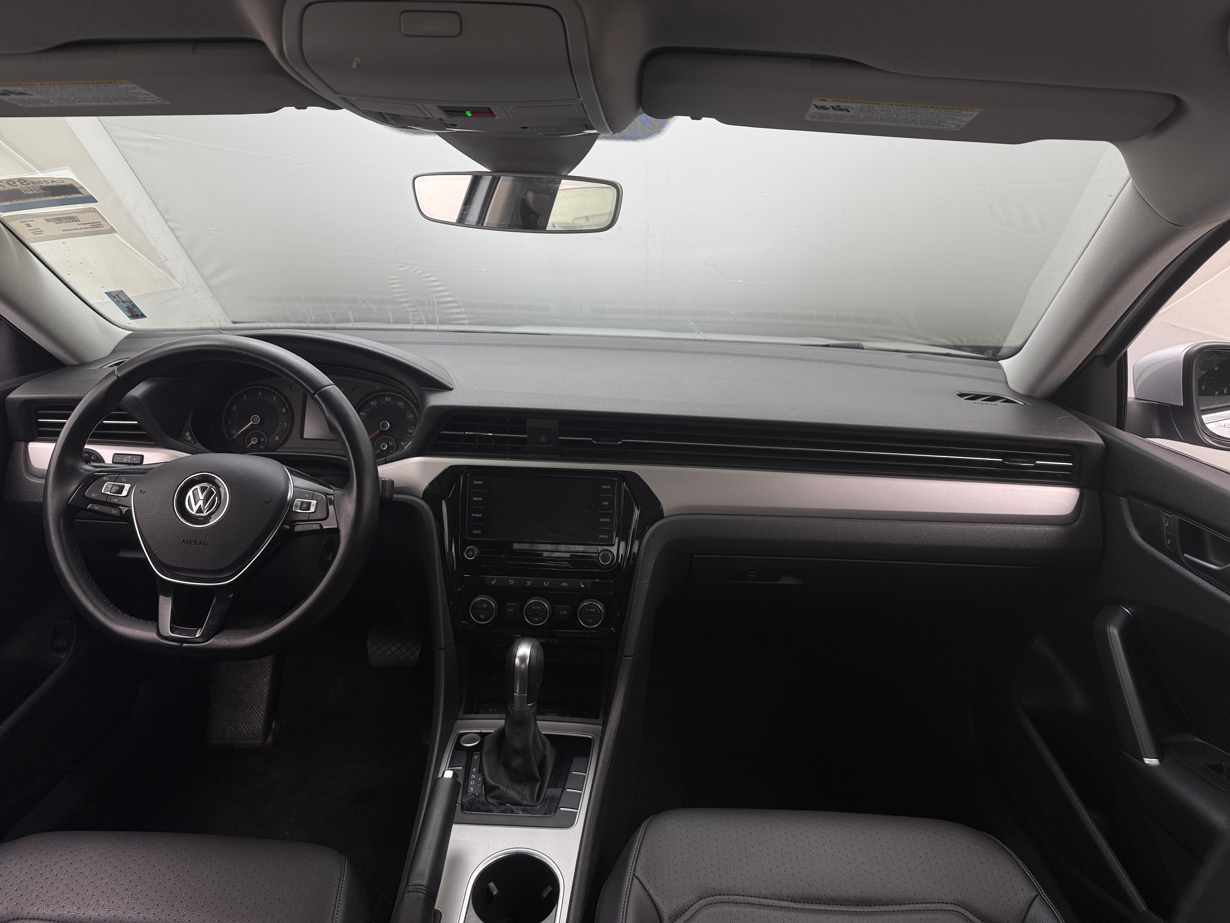 2020 Volkswagen Passat SE 2