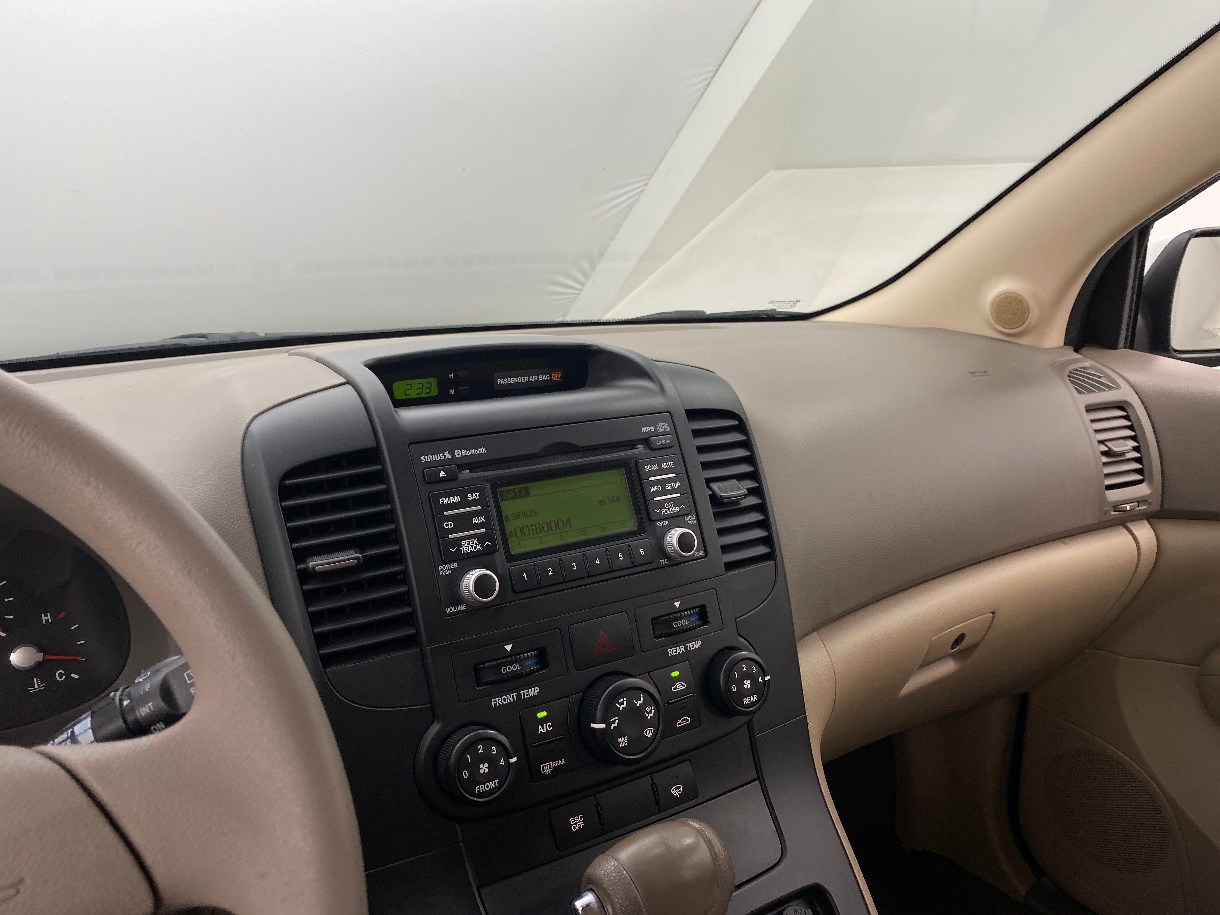2012 Kia Sedona LX 4