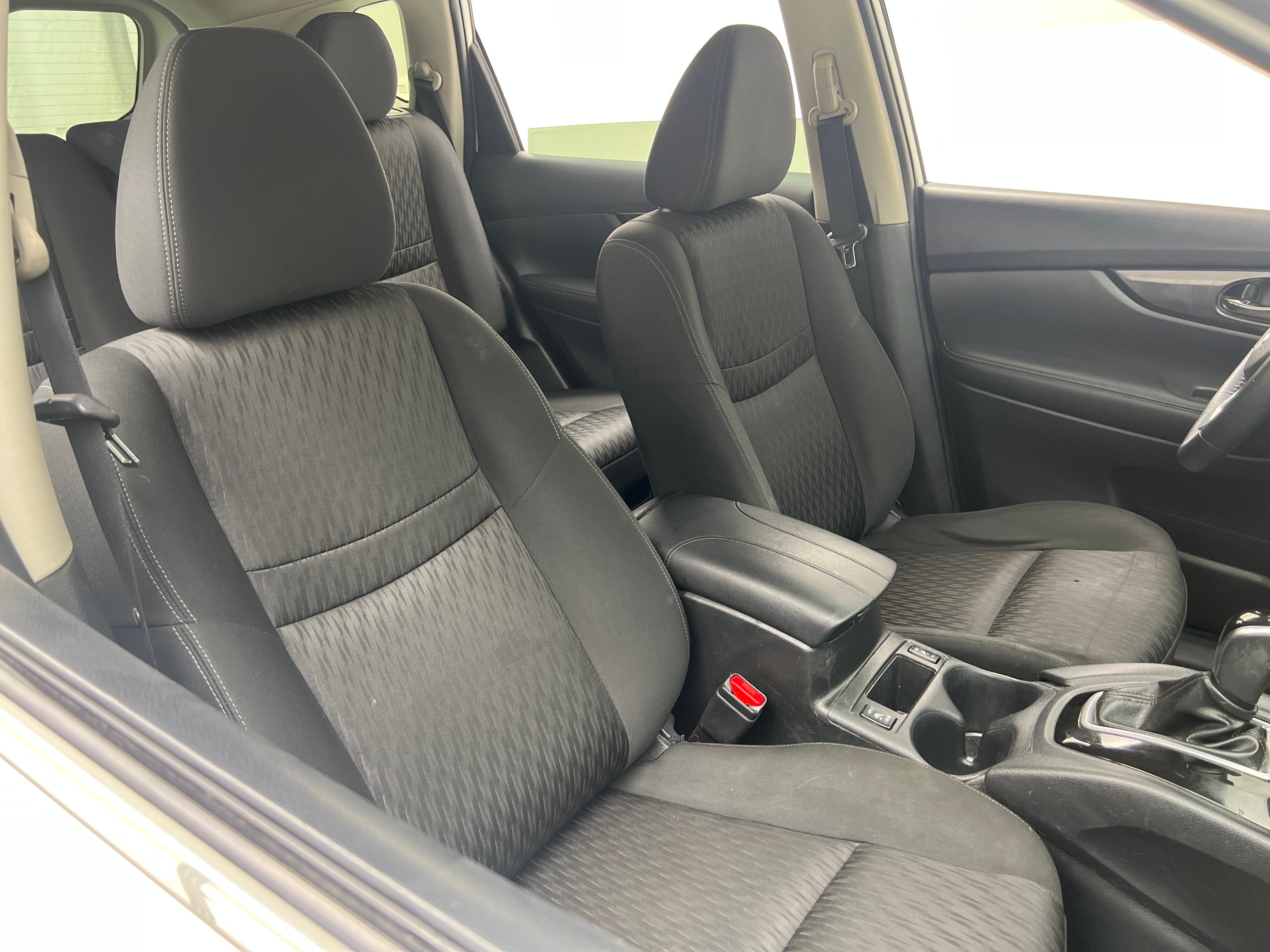 2020 Nissan Rogue SV 2