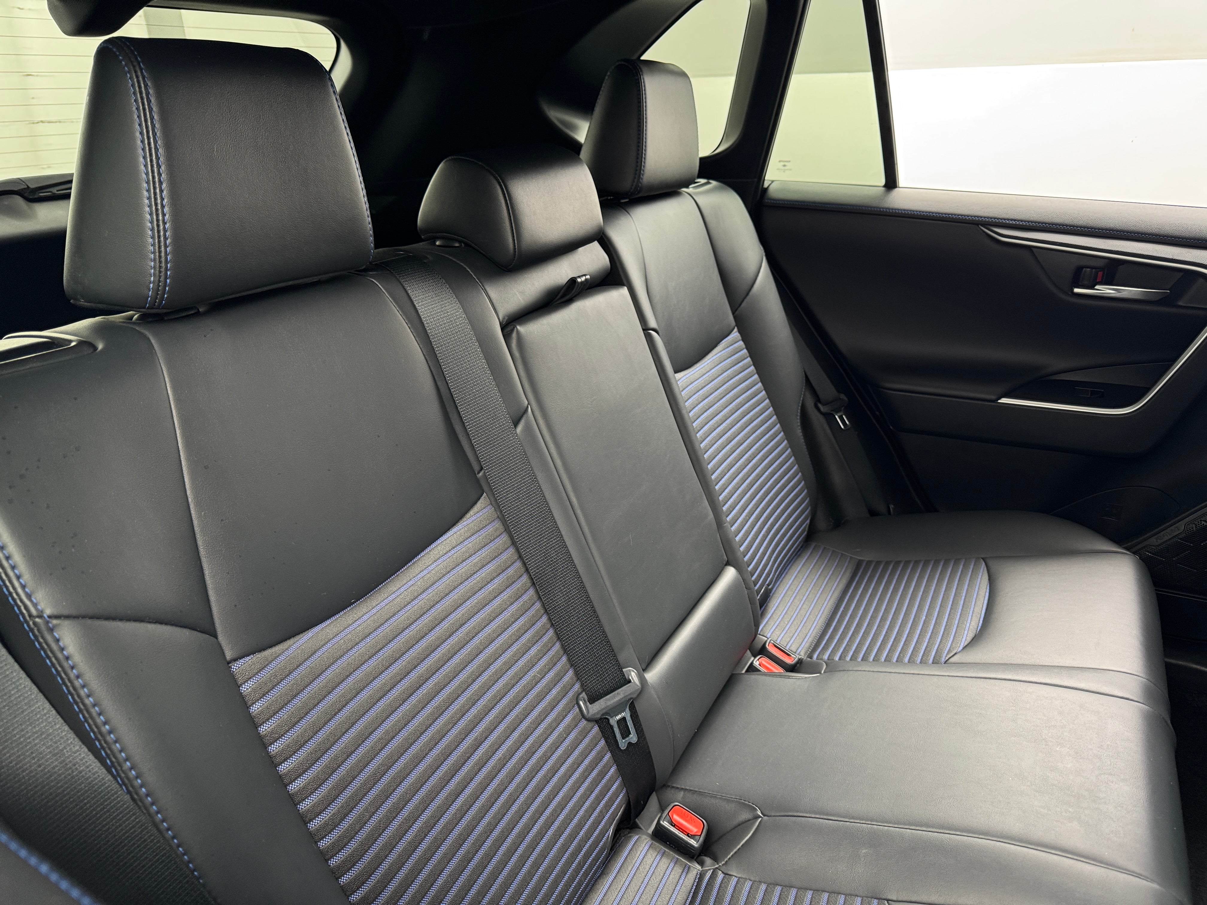2021 Toyota RAV4 XSE 6