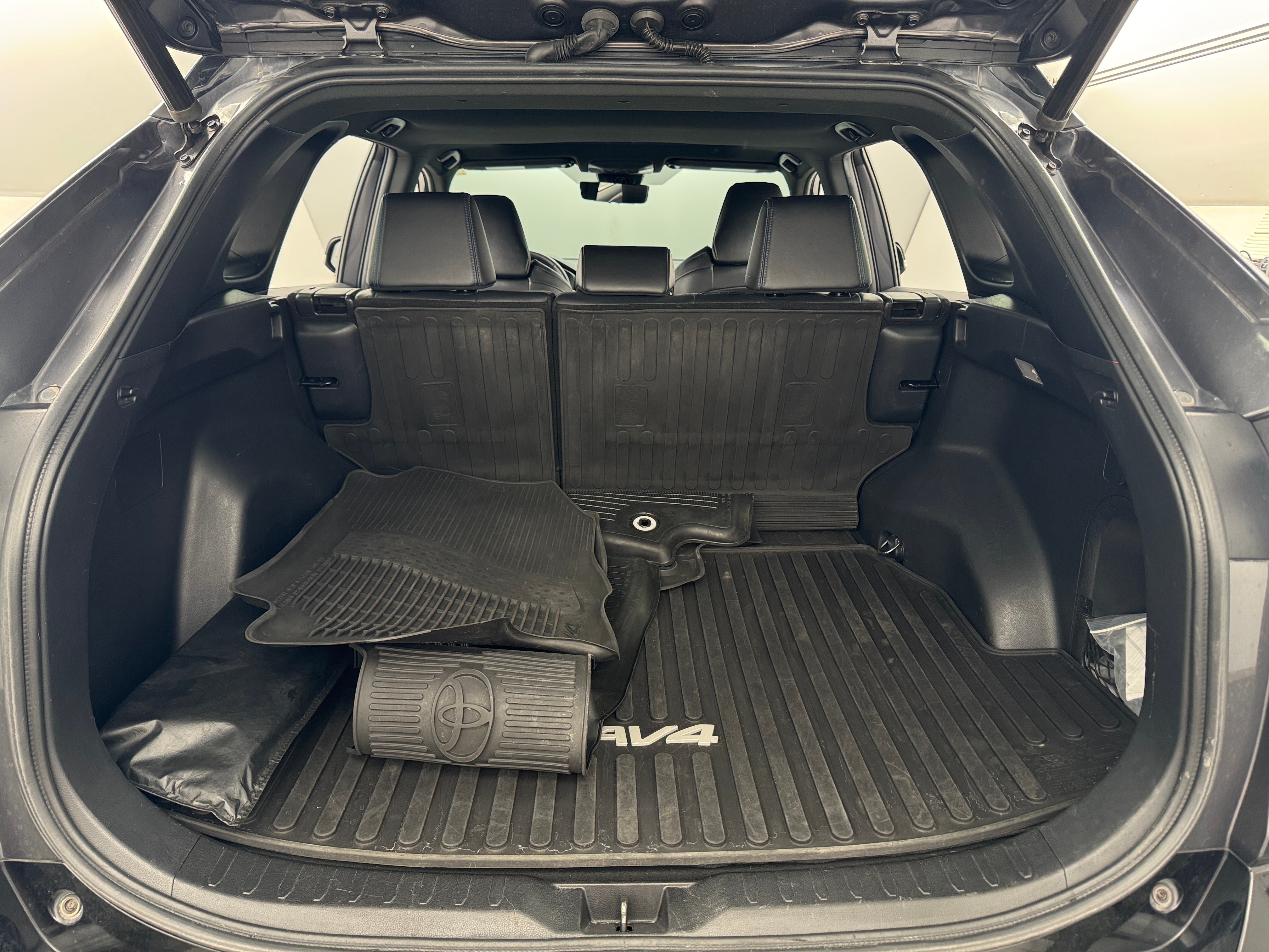 2021 Toyota RAV4 XSE 7
