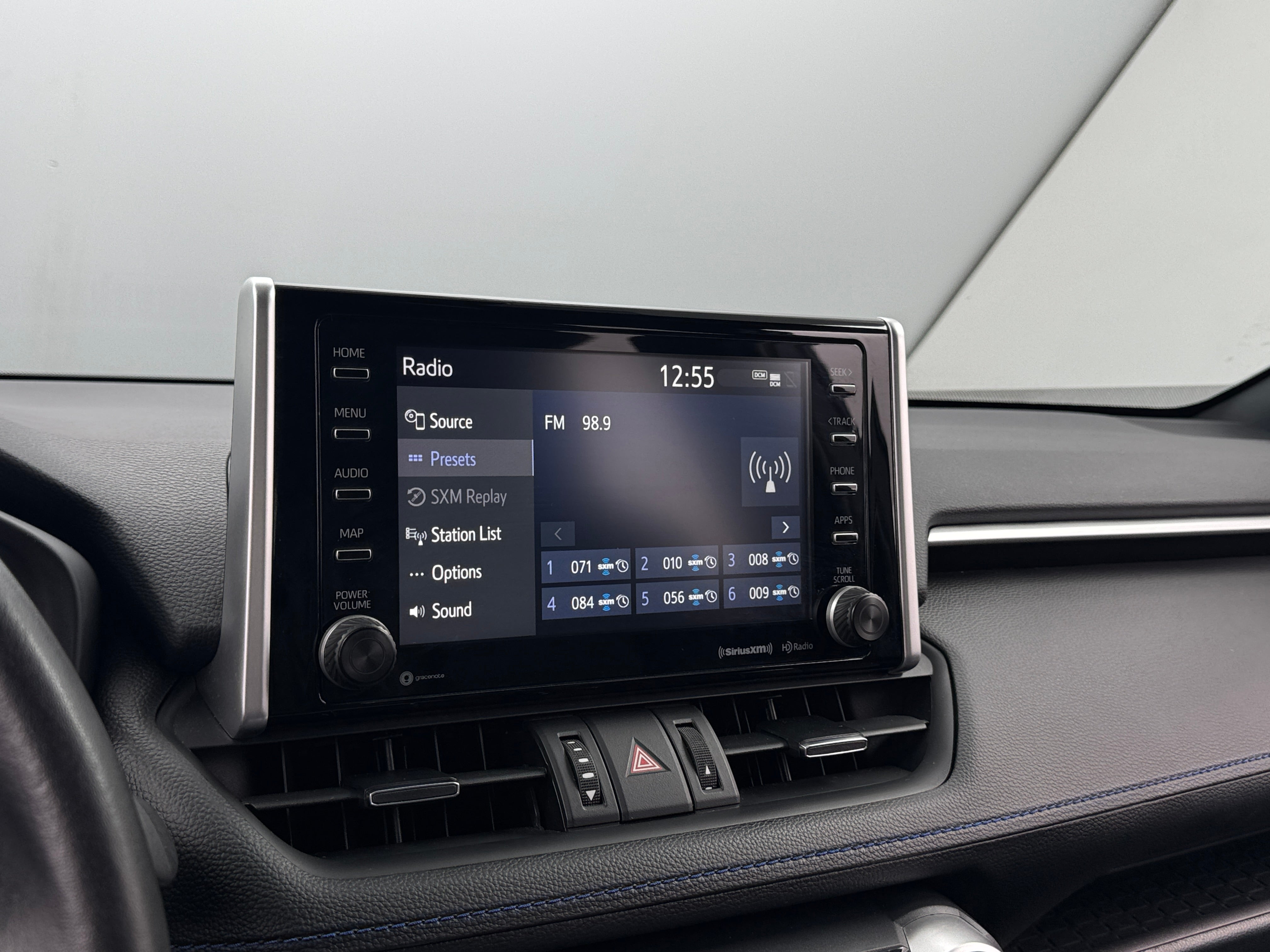 2021 Toyota RAV4 XSE 4
